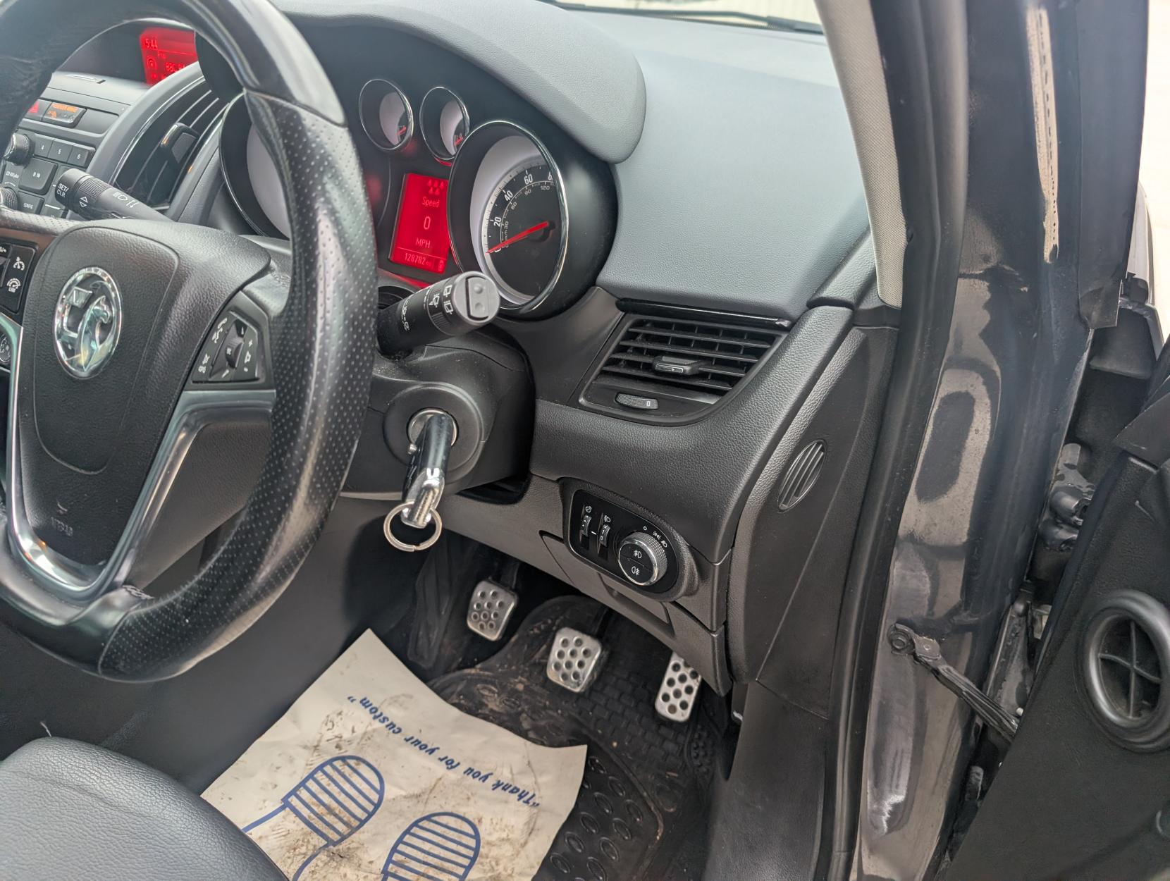 Vauxhall Zafira Tourer 2.0 CDTi SRi MPV 5dr Diesel Manual Euro 5 (165 ps)