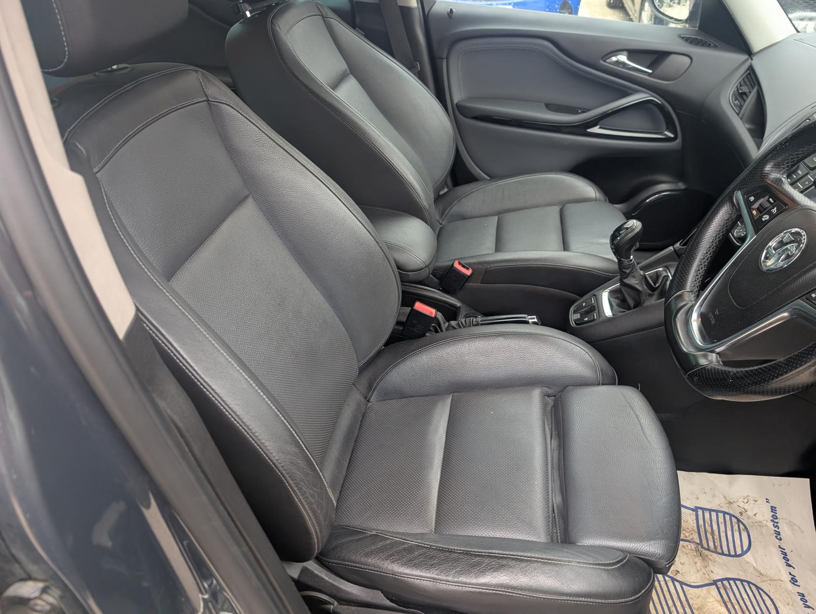 Vauxhall Zafira Tourer 2.0 CDTi SRi MPV 5dr Diesel Manual Euro 5 (165 ps)