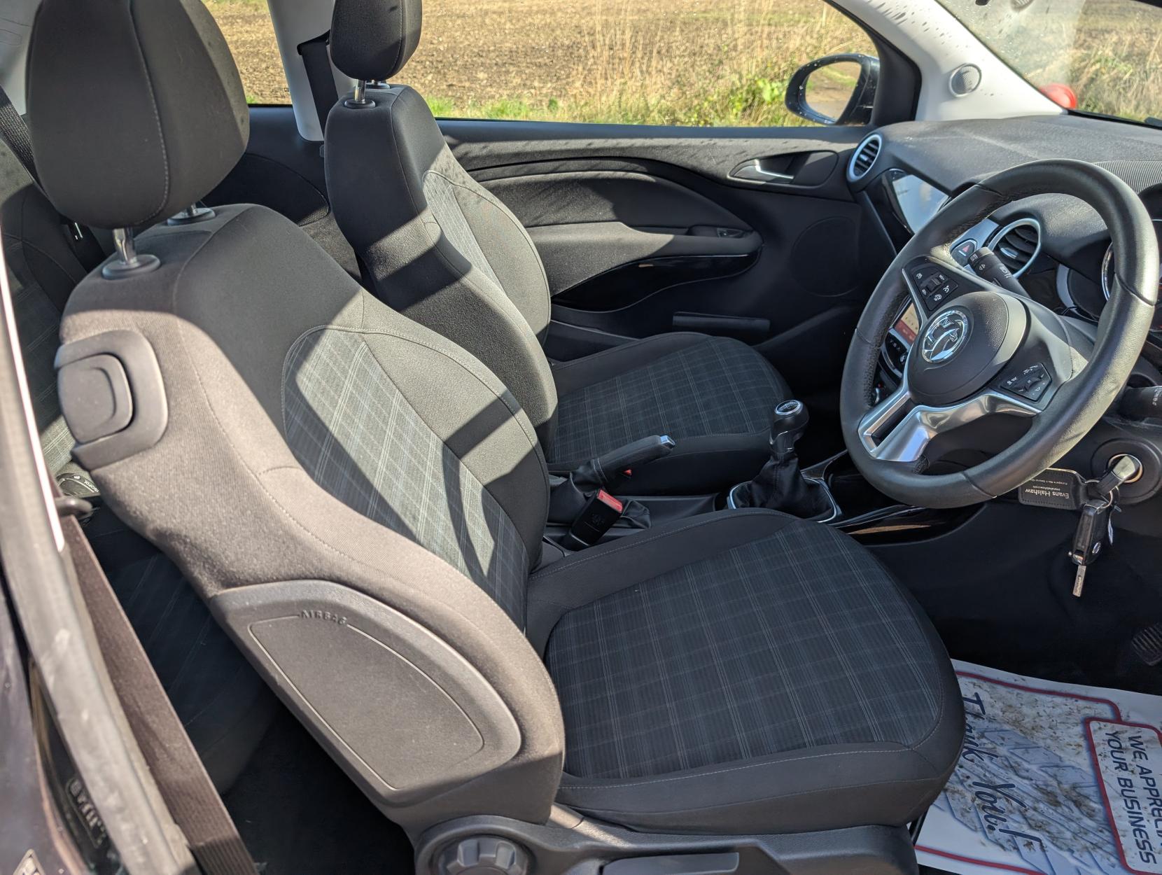 Vauxhall ADAM 1.4i GLAM Hatchback 3dr Petrol Manual Euro 6 (87 ps)
