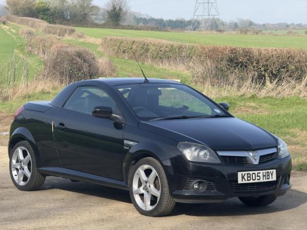 Vauxhall Tigra 1.8i Sport Convertible 2dr Petrol Manual (185 g/km, 123 bhp)