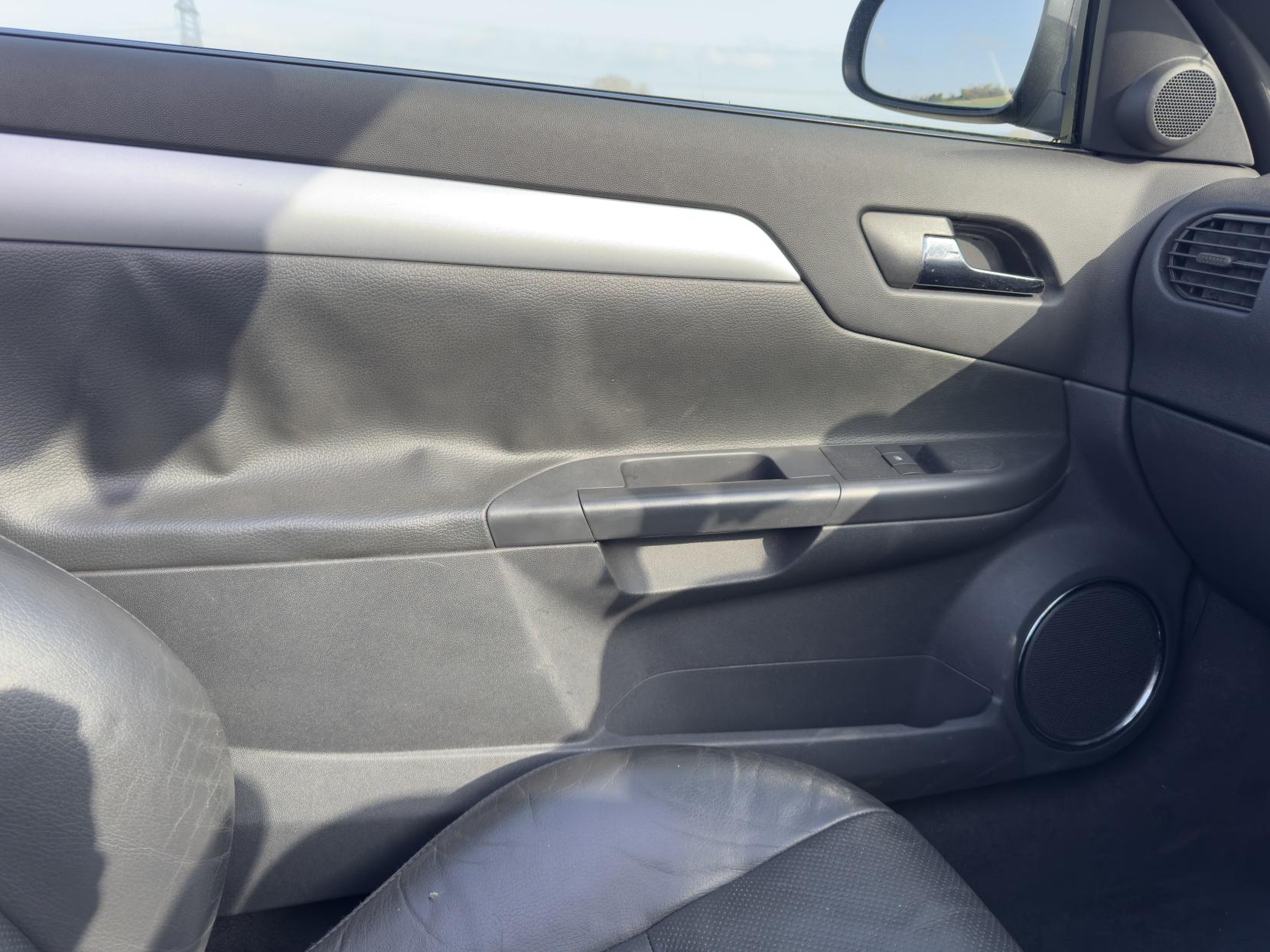 Vauxhall Tigra 1.8i Sport Convertible 2dr Petrol Manual (185 g/km, 123 bhp)