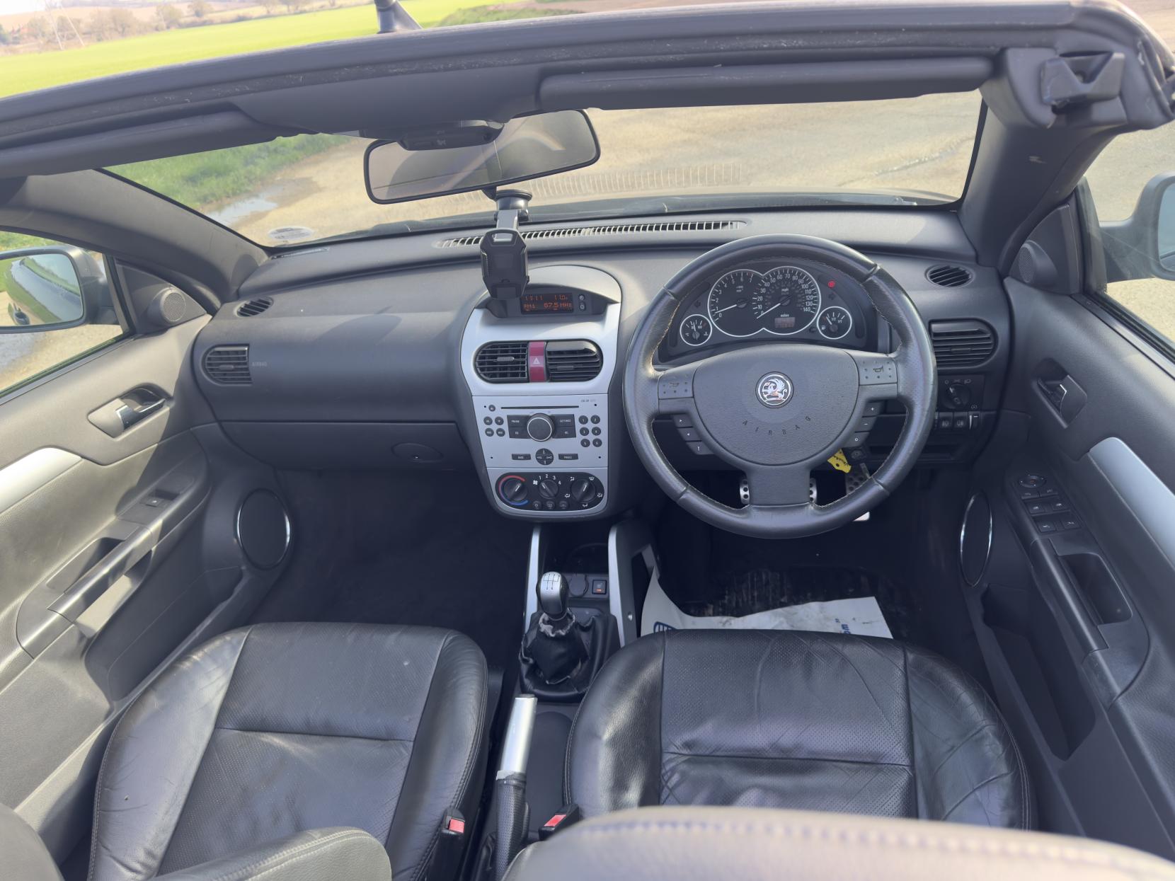 Vauxhall Tigra 1.8i Sport Convertible 2dr Petrol Manual (185 g/km, 123 bhp)