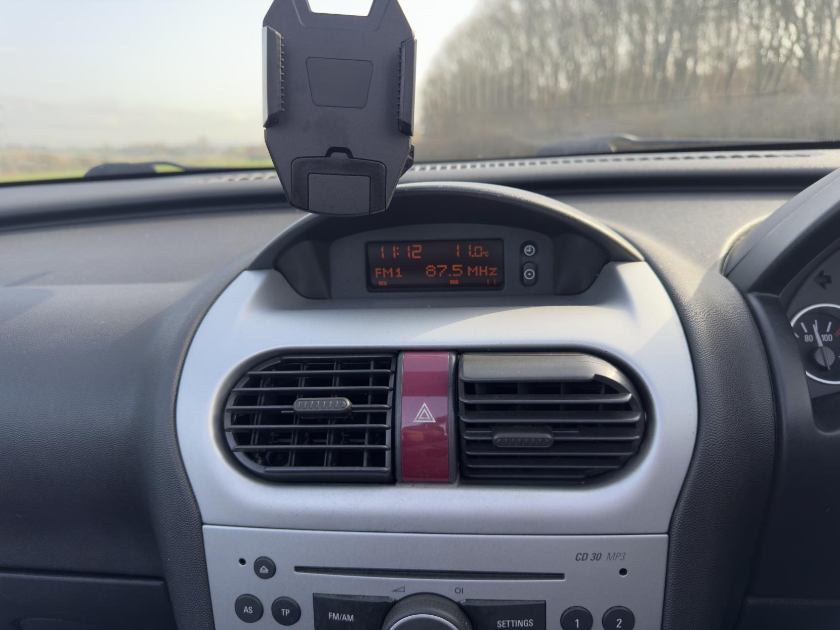 Vauxhall Tigra 1.8i Sport Convertible 2dr Petrol Manual (185 g/km, 123 bhp)