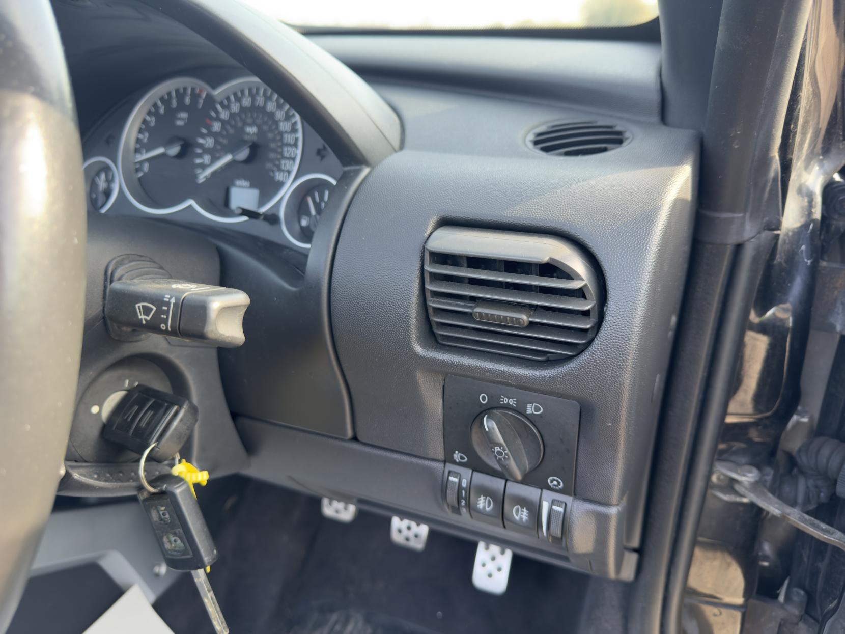 Vauxhall Tigra 1.8i Sport Convertible 2dr Petrol Manual (185 g/km, 123 bhp)