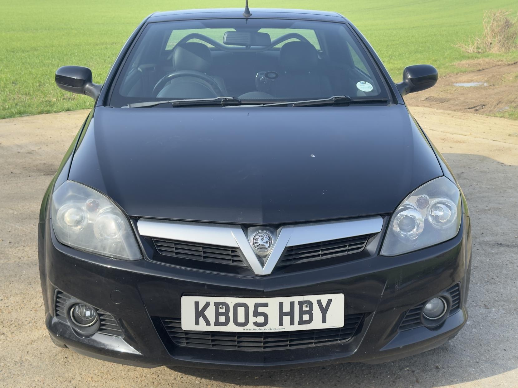Vauxhall Tigra 1.8i Sport Convertible 2dr Petrol Manual (185 g/km, 123 bhp)