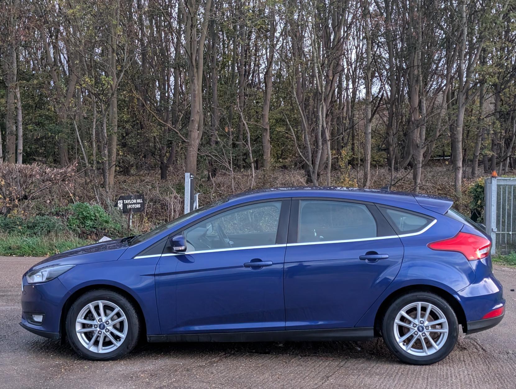 Ford Focus 1.0T EcoBoost Zetec Hatchback 5dr Petrol Manual Euro 6 (s/s) (125 ps)
