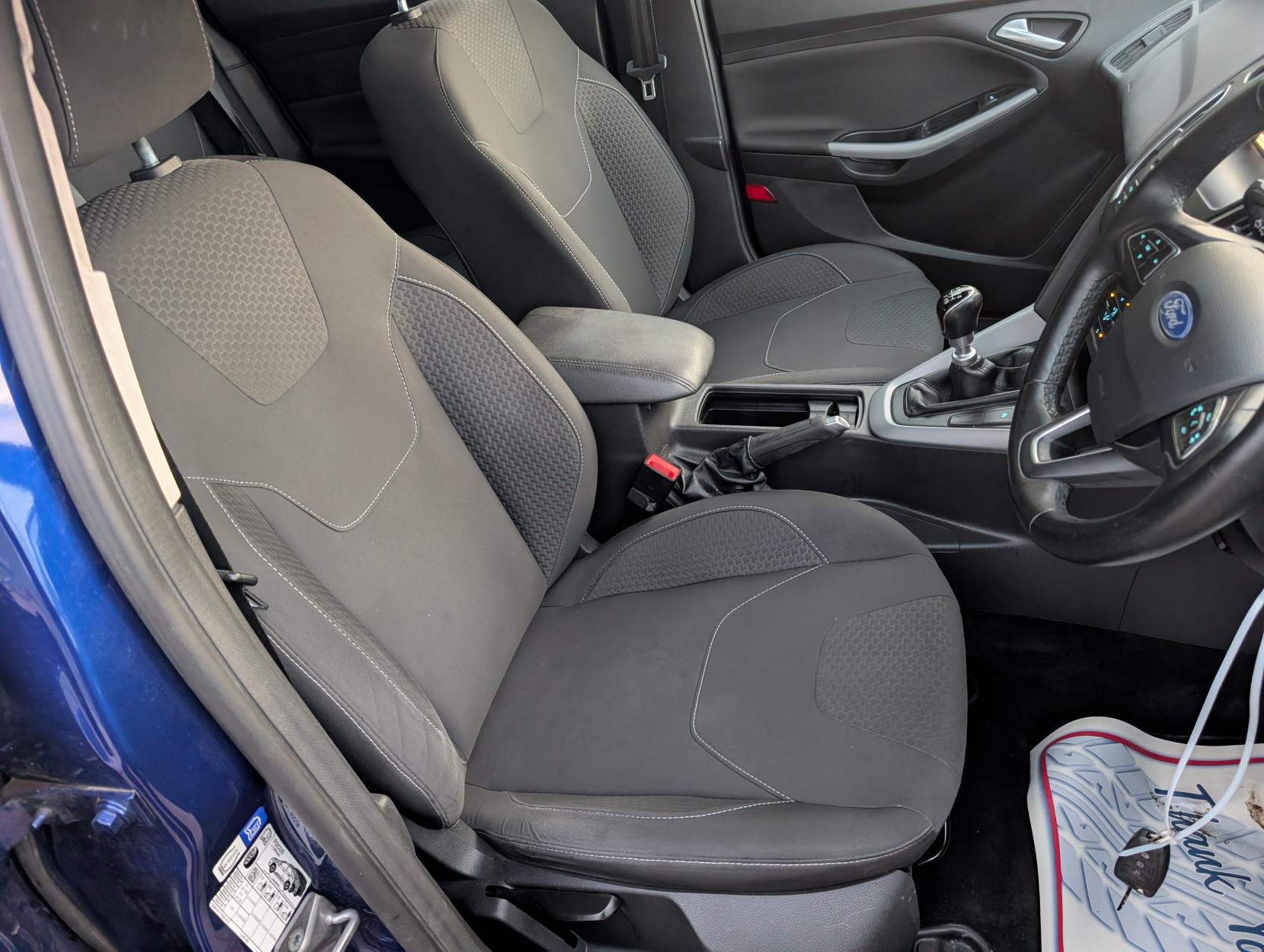 Ford Focus 1.0T EcoBoost Zetec Hatchback 5dr Petrol Manual Euro 6 (s/s) (125 ps)