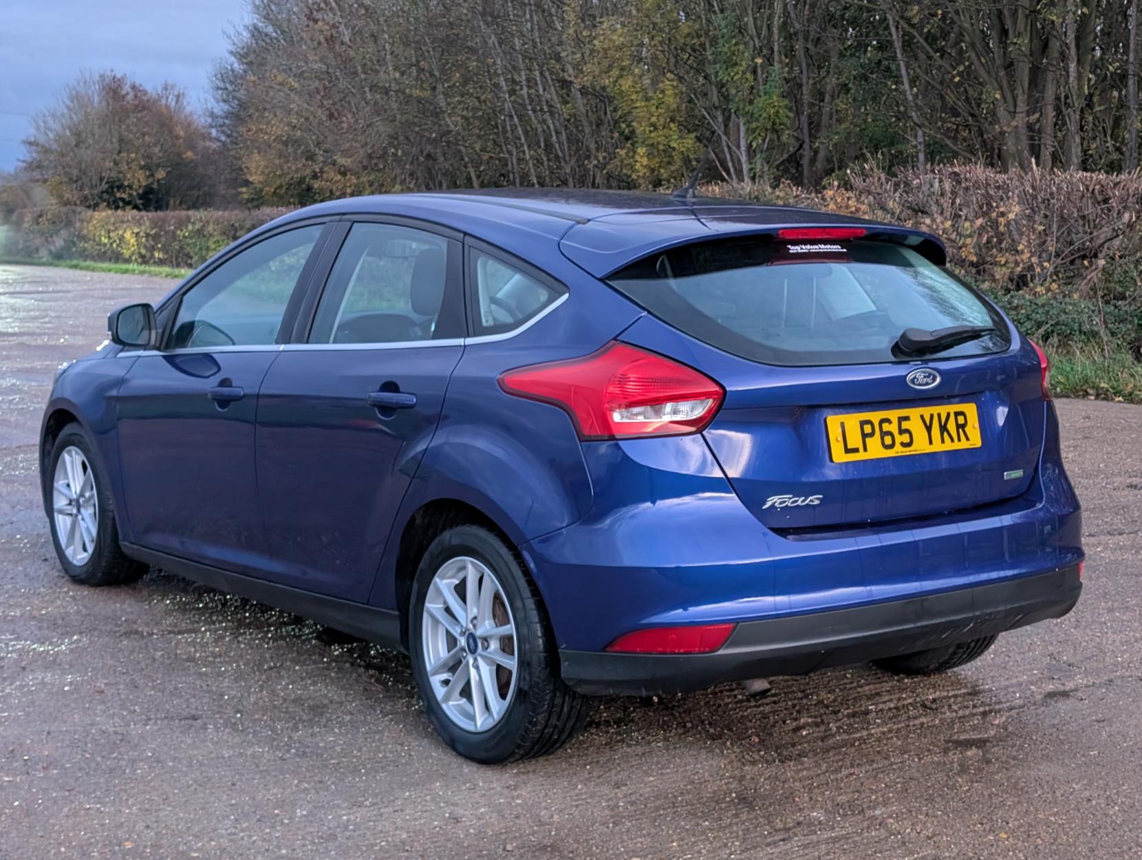 Ford Focus 1.0T EcoBoost Zetec Hatchback 5dr Petrol Manual Euro 6 (s/s) (125 ps)