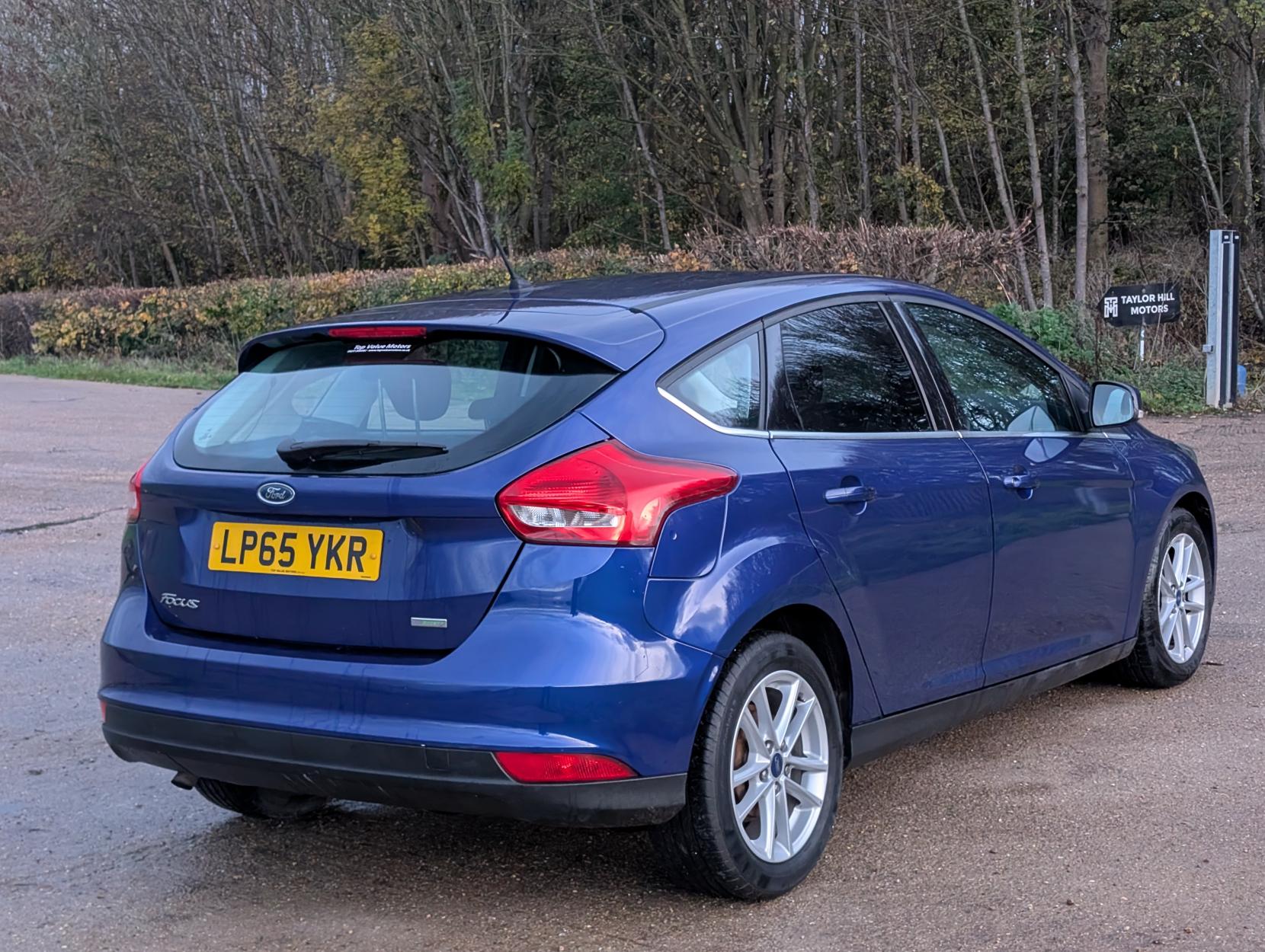 Ford Focus 1.0T EcoBoost Zetec Hatchback 5dr Petrol Manual Euro 6 (s/s) (125 ps)