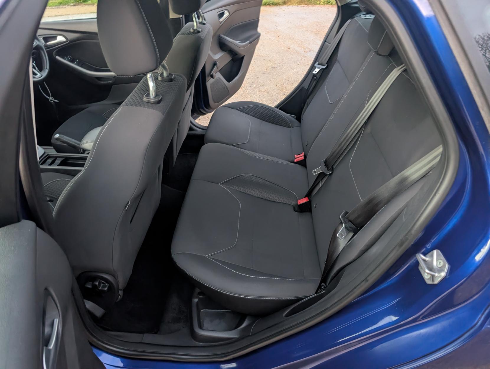 Ford Focus 1.0T EcoBoost Zetec Hatchback 5dr Petrol Manual Euro 6 (s/s) (125 ps)