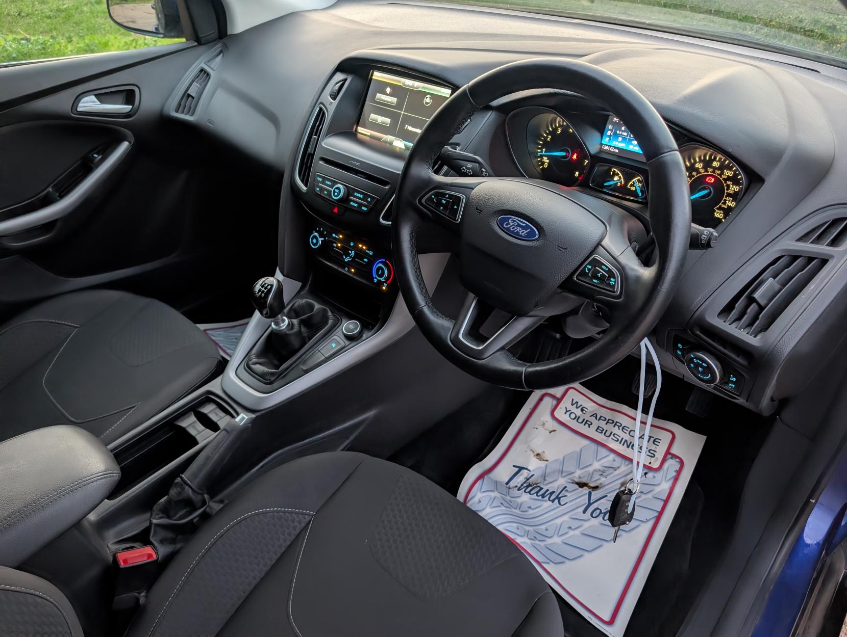 Ford Focus 1.0T EcoBoost Zetec Hatchback 5dr Petrol Manual Euro 6 (s/s) (125 ps)