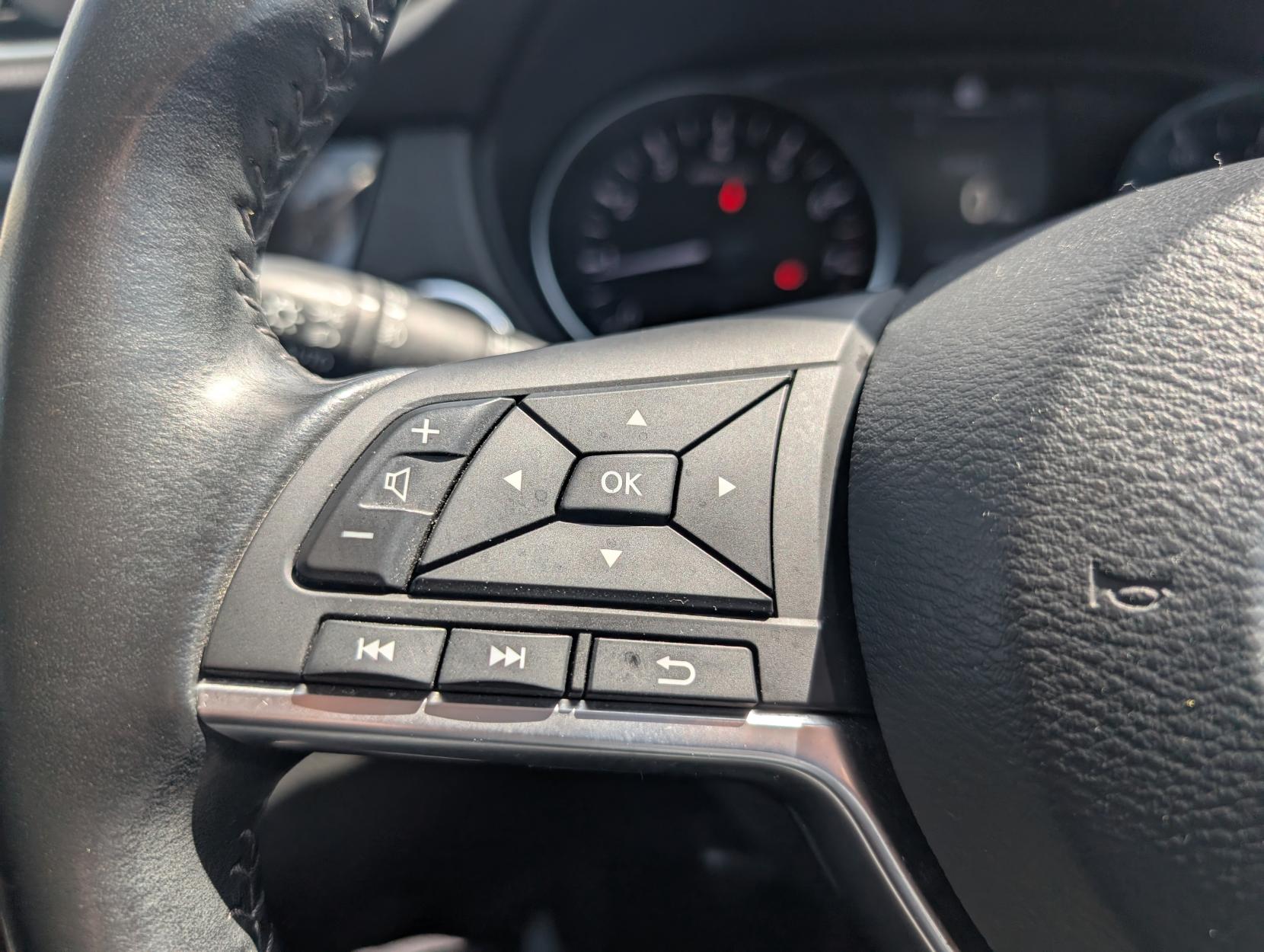 Nissan Qashqai 1.6 DIG-T N-Connecta SUV 5dr Petrol Manual Euro 6 (s/s) (163 ps)