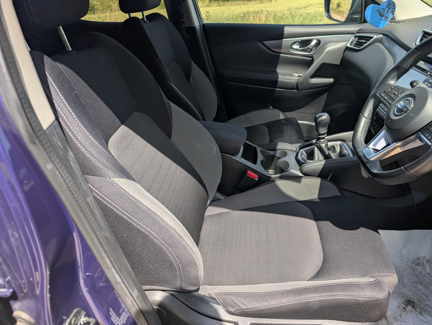 Nissan Qashqai 1.6 DIG-T N-Connecta SUV 5dr Petrol Manual Euro 6 (s/s) (163 ps)