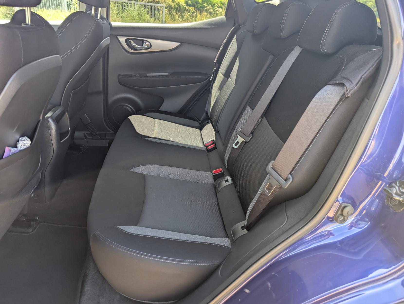 Nissan Qashqai 1.6 DIG-T N-Connecta SUV 5dr Petrol Manual Euro 6 (s/s) (163 ps)