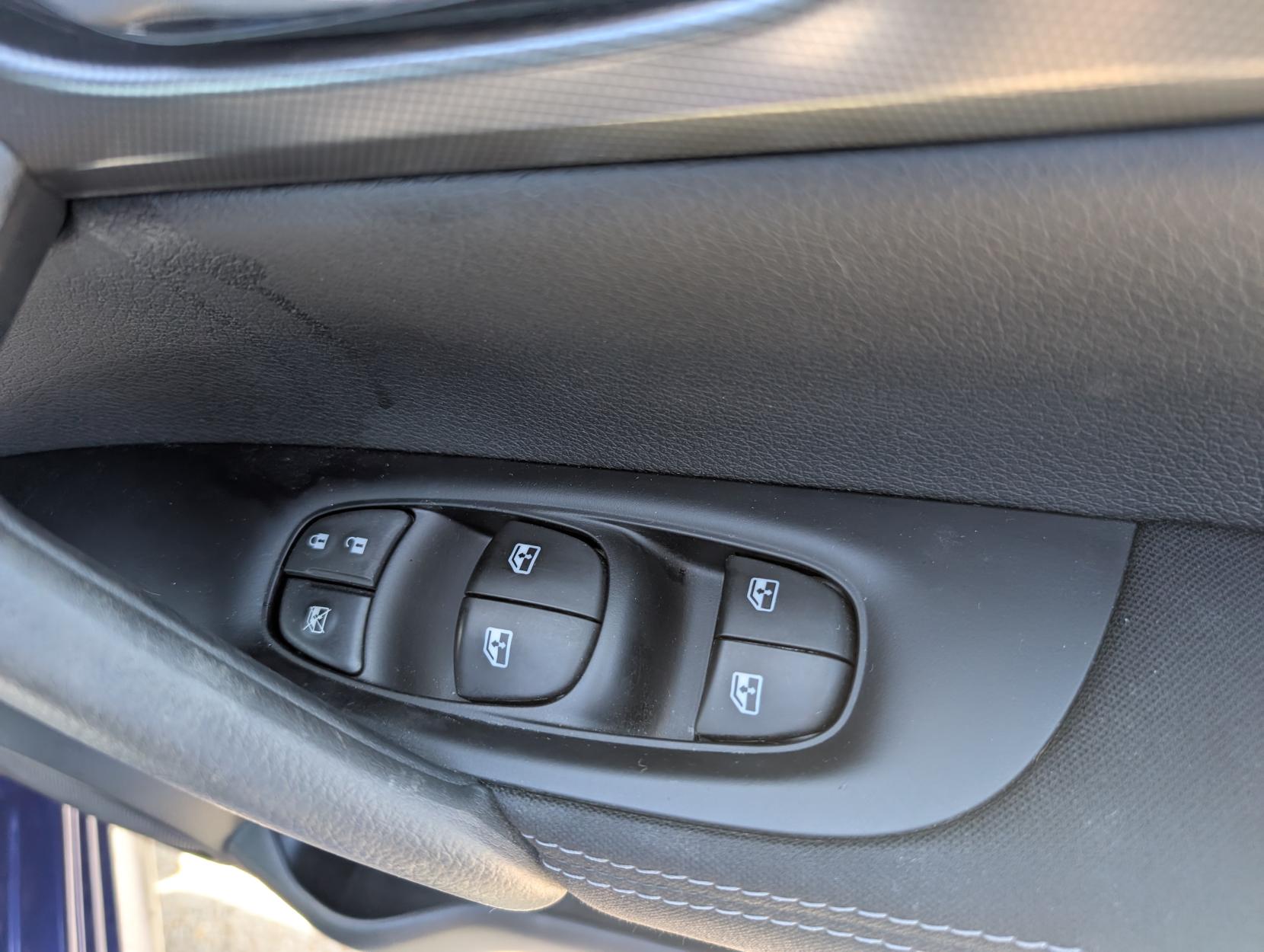 Nissan Qashqai 1.6 DIG-T N-Connecta SUV 5dr Petrol Manual Euro 6 (s/s) (163 ps)