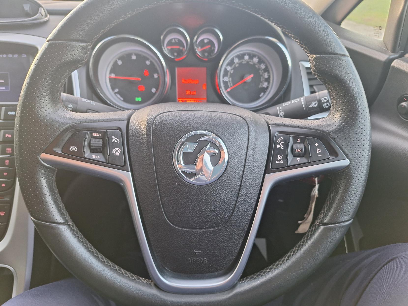 Vauxhall Astra GTC 2.0 CDTi SRi Coupe 3dr Diesel Auto Euro 5 (165 ps)