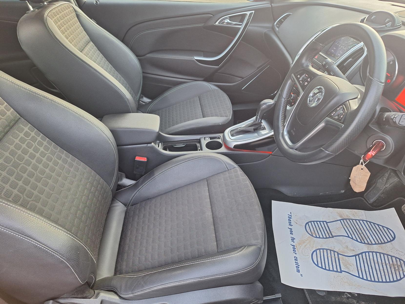 Vauxhall Astra GTC 2.0 CDTi SRi Coupe 3dr Diesel Auto Euro 5 (165 ps)