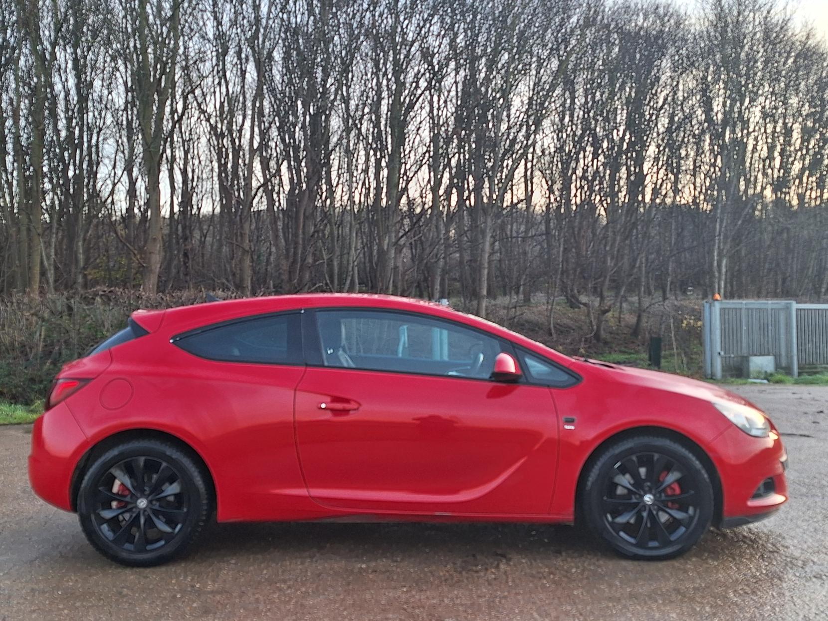 Vauxhall Astra GTC 2.0 CDTi SRi Coupe 3dr Diesel Auto Euro 5 (165 ps)