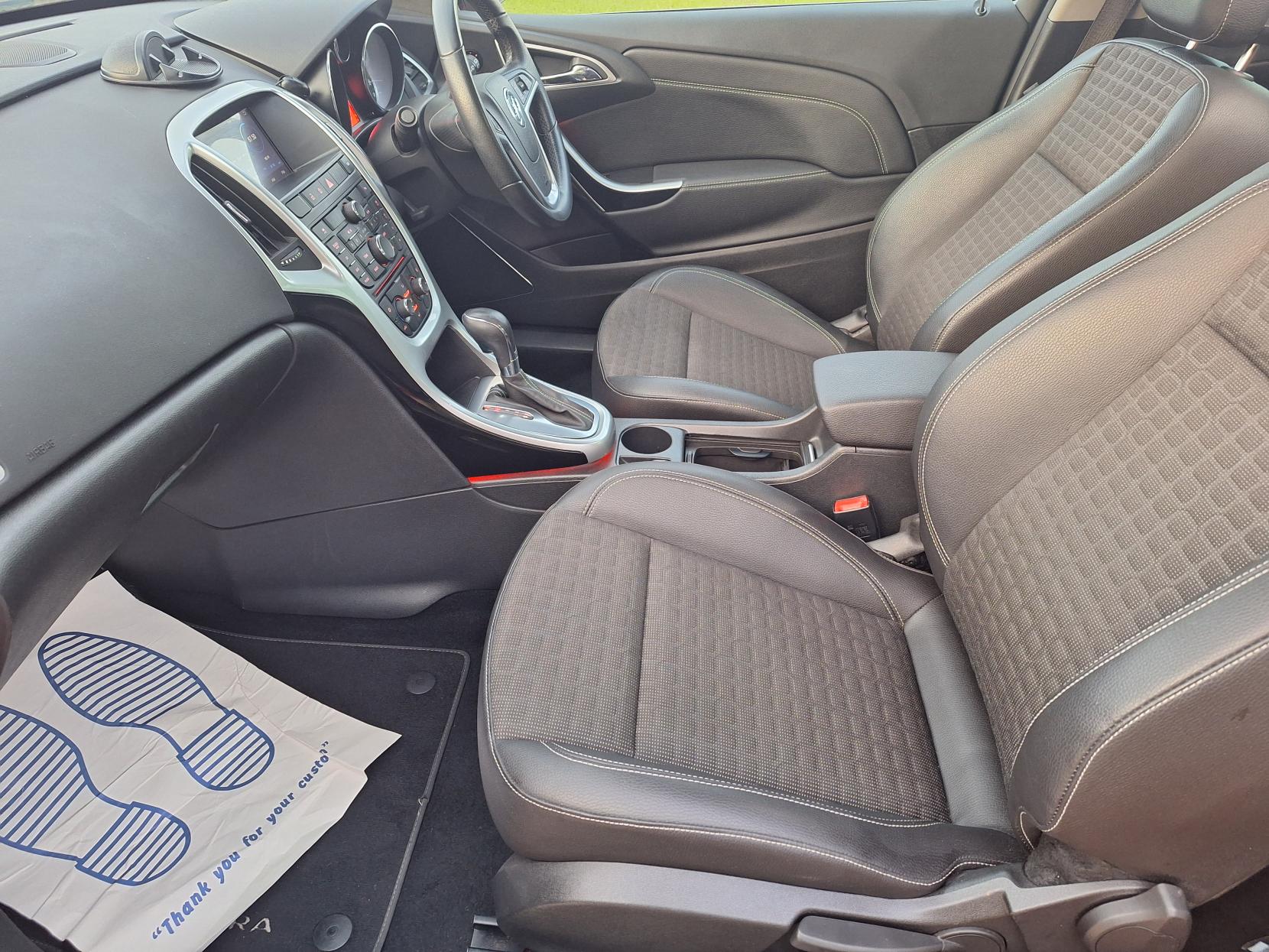 Vauxhall Astra GTC 2.0 CDTi SRi Coupe 3dr Diesel Auto Euro 5 (165 ps)