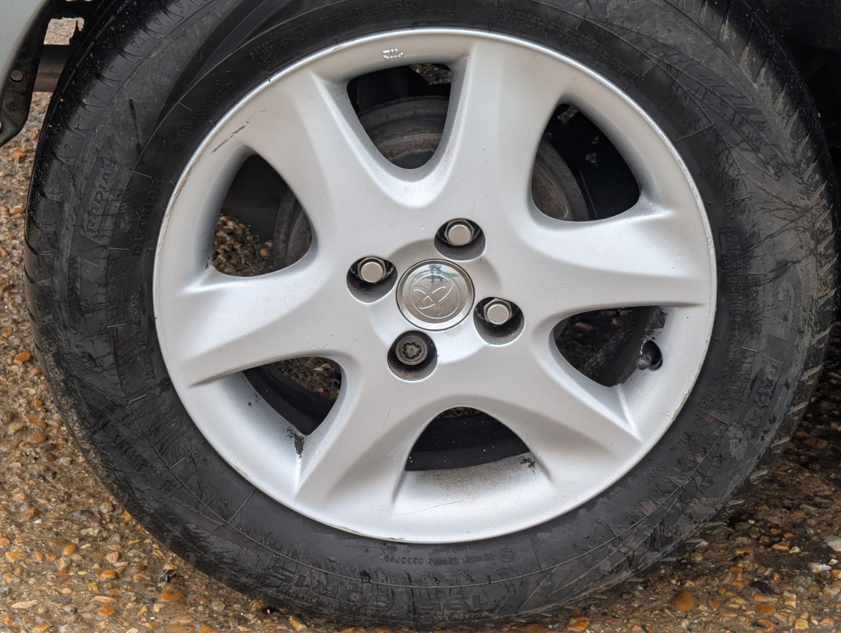 Toyota Yaris 1.33 Dual VVT-i TR Hatchback 5dr Petrol Manual Euro 4 (s/s) (101 ps)