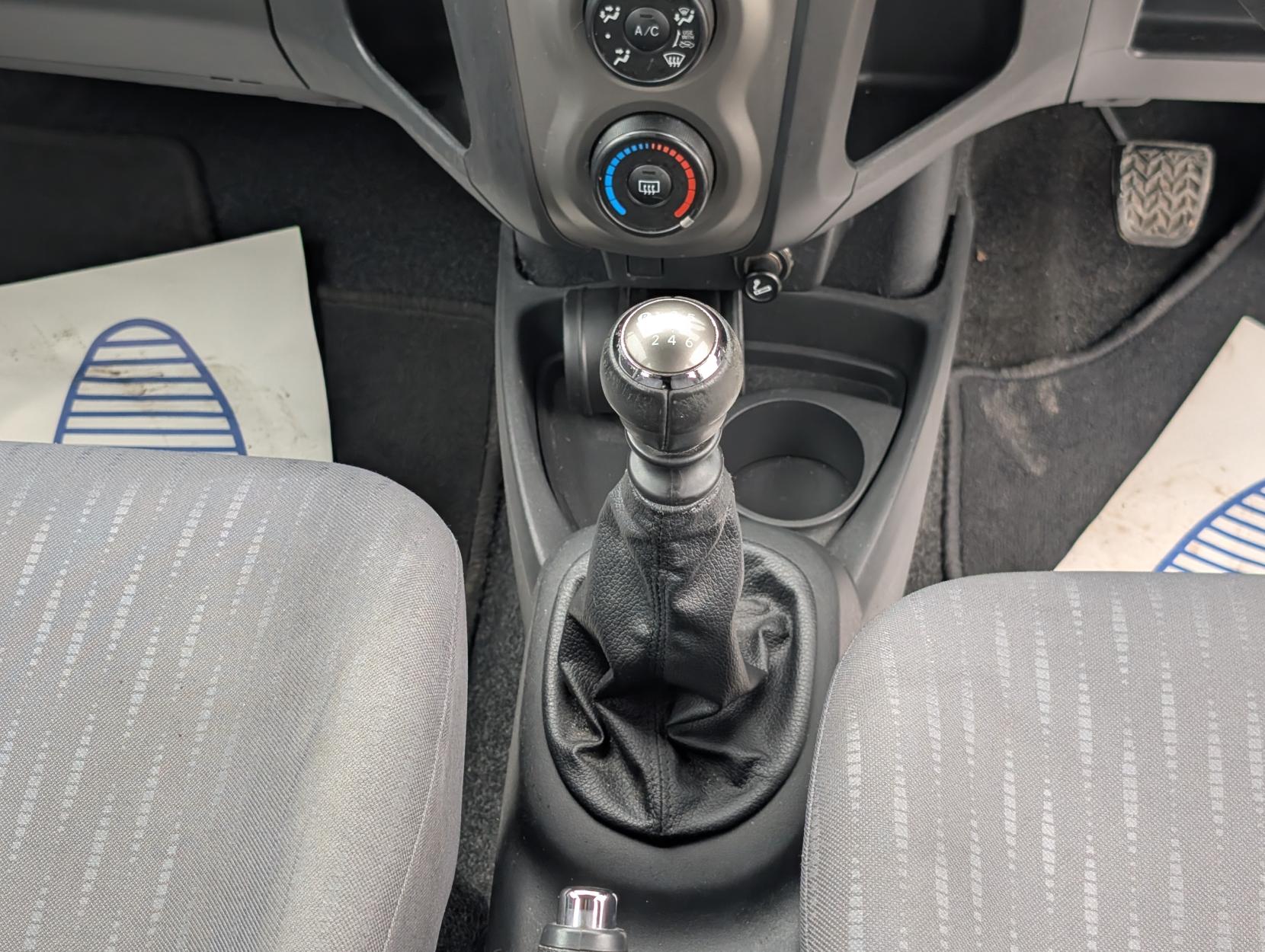 Toyota Yaris 1.33 Dual VVT-i TR Hatchback 5dr Petrol Manual Euro 4 (s/s) (101 ps)