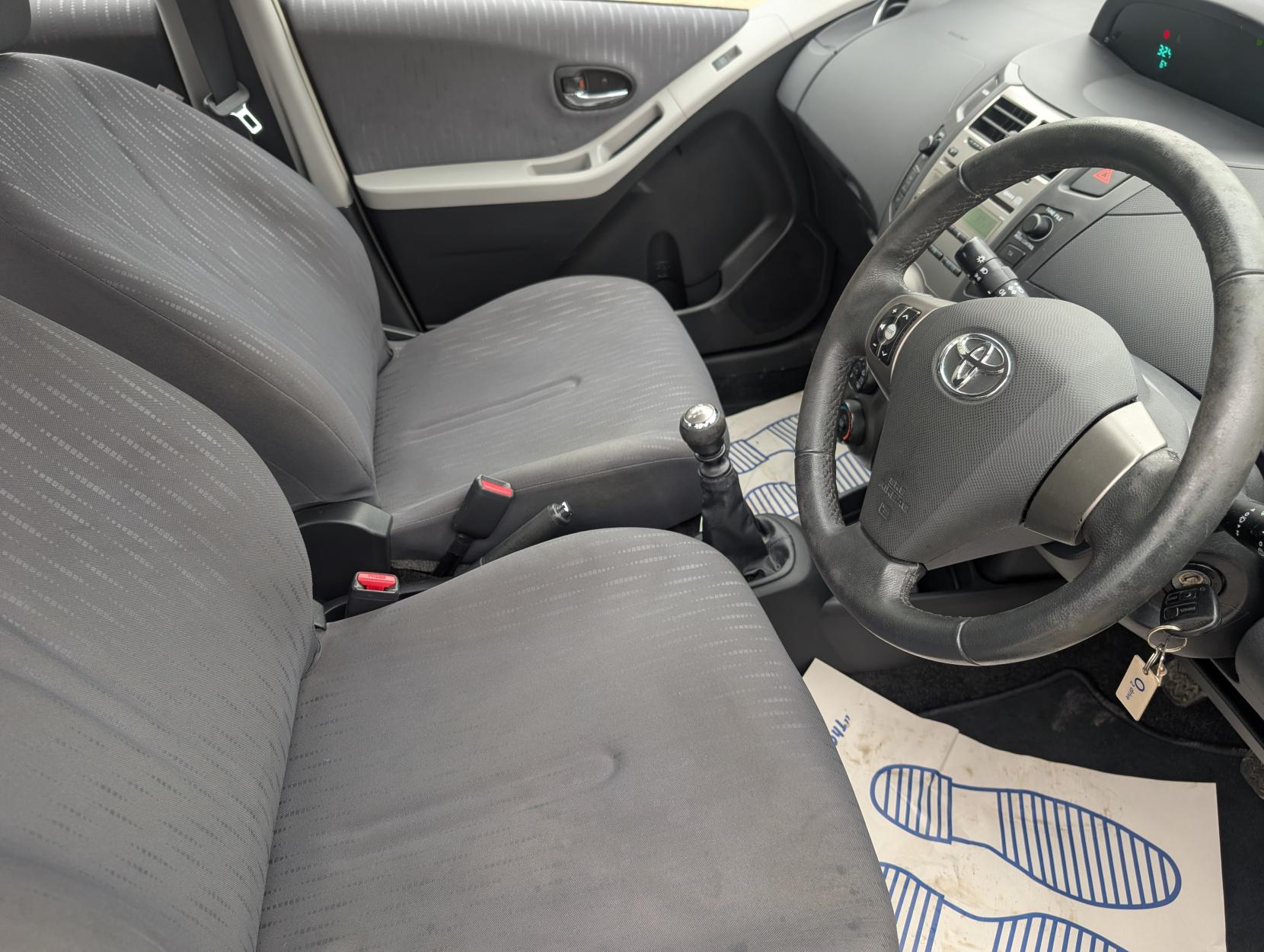 Toyota Yaris 1.33 Dual VVT-i TR Hatchback 5dr Petrol Manual Euro 4 (s/s) (101 ps)