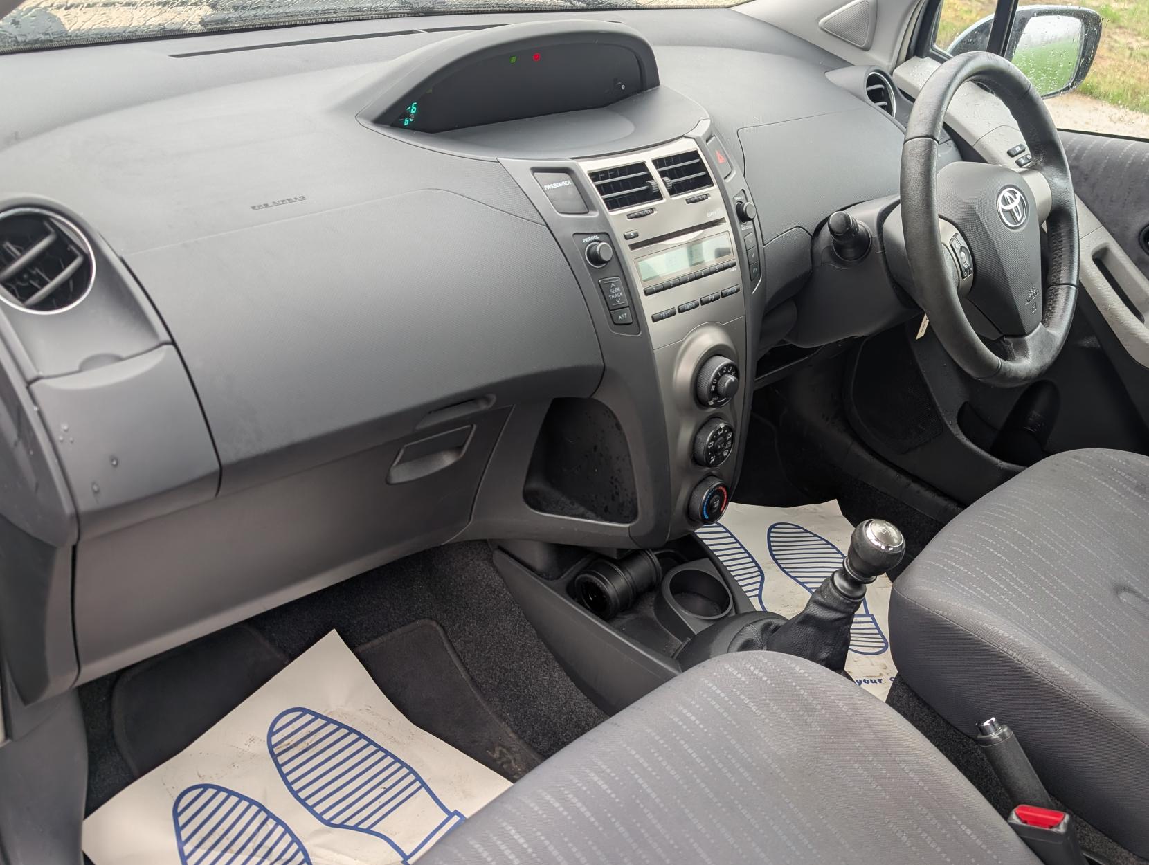 Toyota Yaris 1.33 Dual VVT-i TR Hatchback 5dr Petrol Manual Euro 4 (s/s) (101 ps)