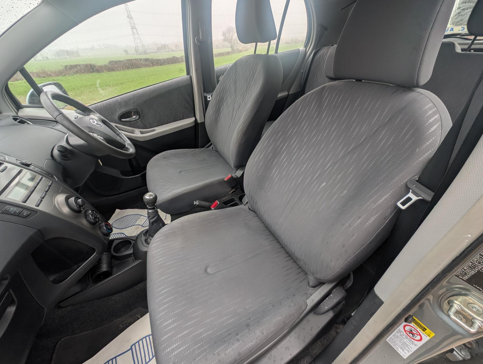 Toyota Yaris 1.33 Dual VVT-i TR Hatchback 5dr Petrol Manual Euro 4 (s/s) (101 ps)