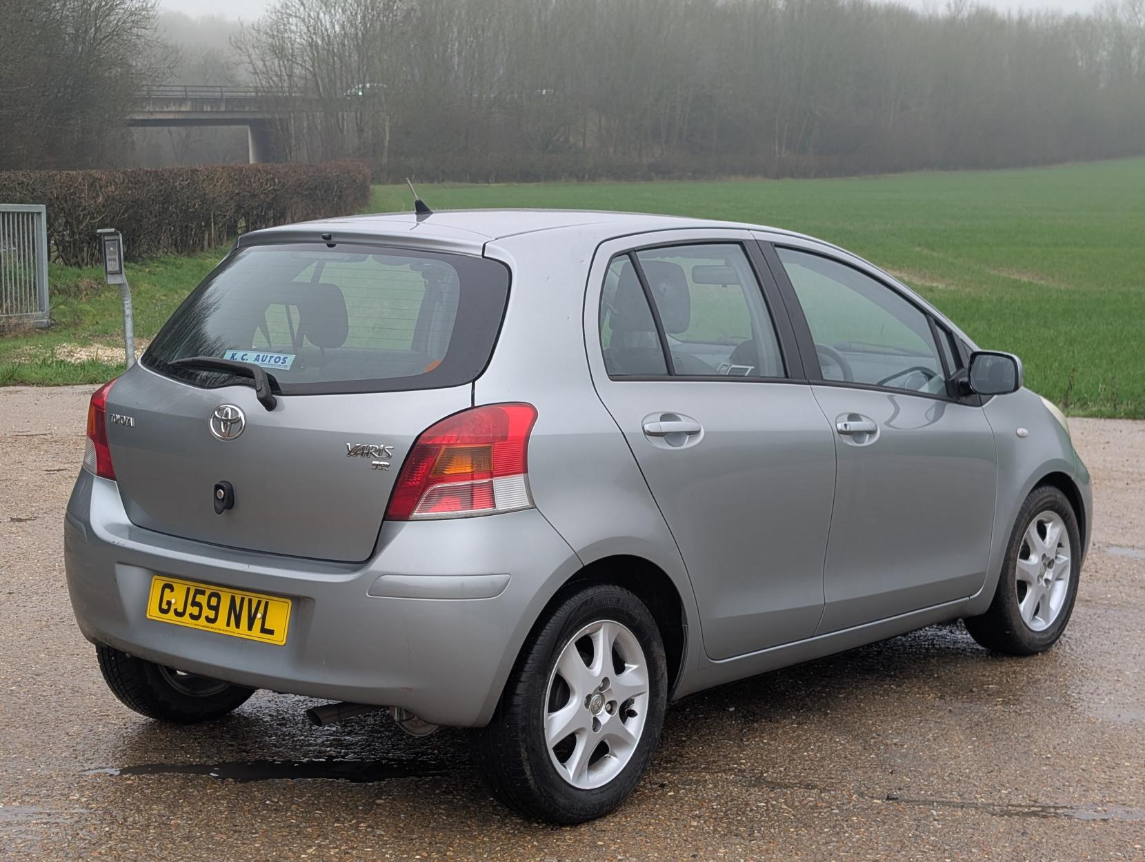 Toyota Yaris 1.33 Dual VVT-i TR Hatchback 5dr Petrol Manual Euro 4 (s/s) (101 ps)