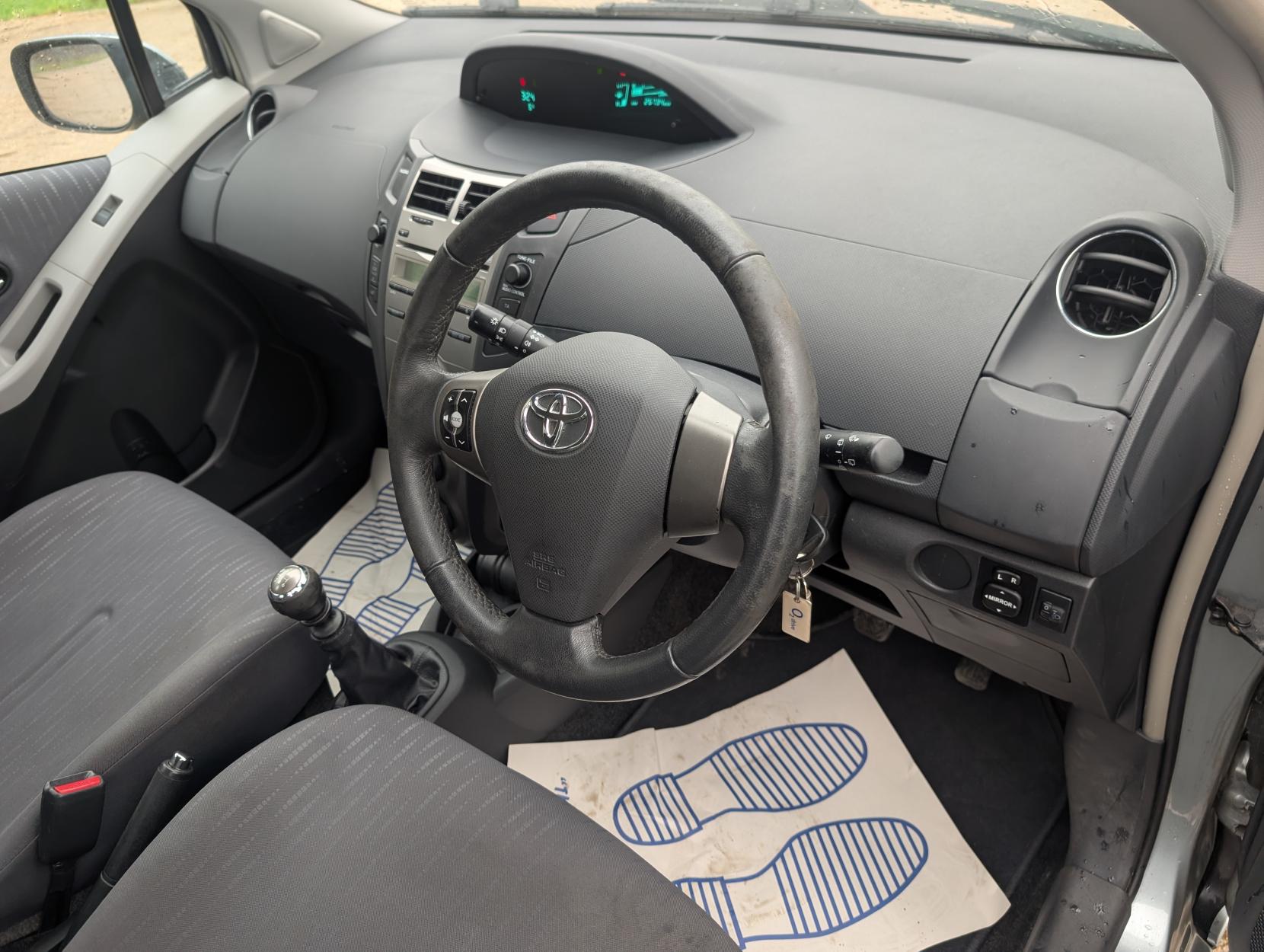 Toyota Yaris 1.33 Dual VVT-i TR Hatchback 5dr Petrol Manual Euro 4 (s/s) (101 ps)