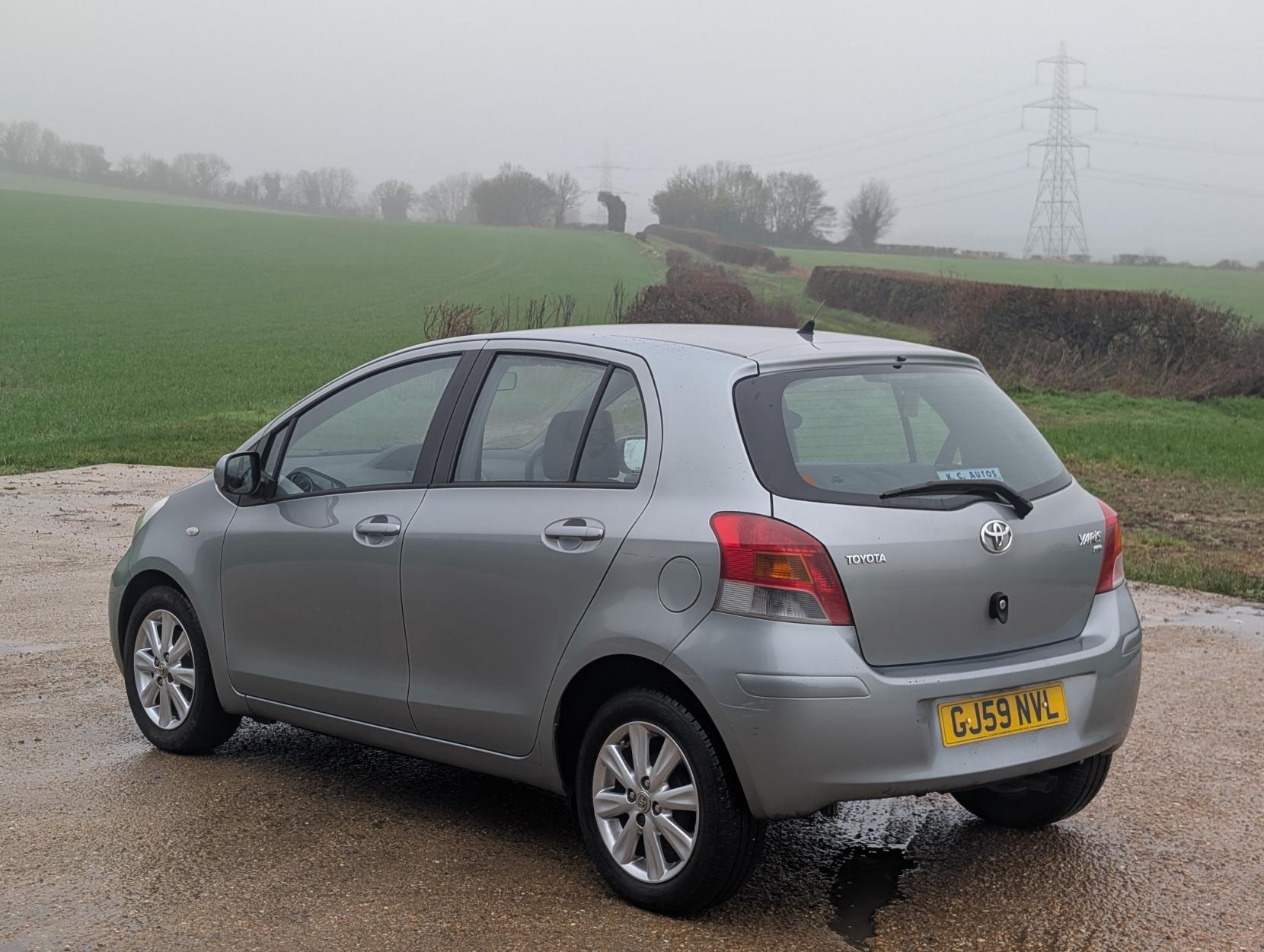 Toyota Yaris 1.33 Dual VVT-i TR Hatchback 5dr Petrol Manual Euro 4 (s/s) (101 ps)