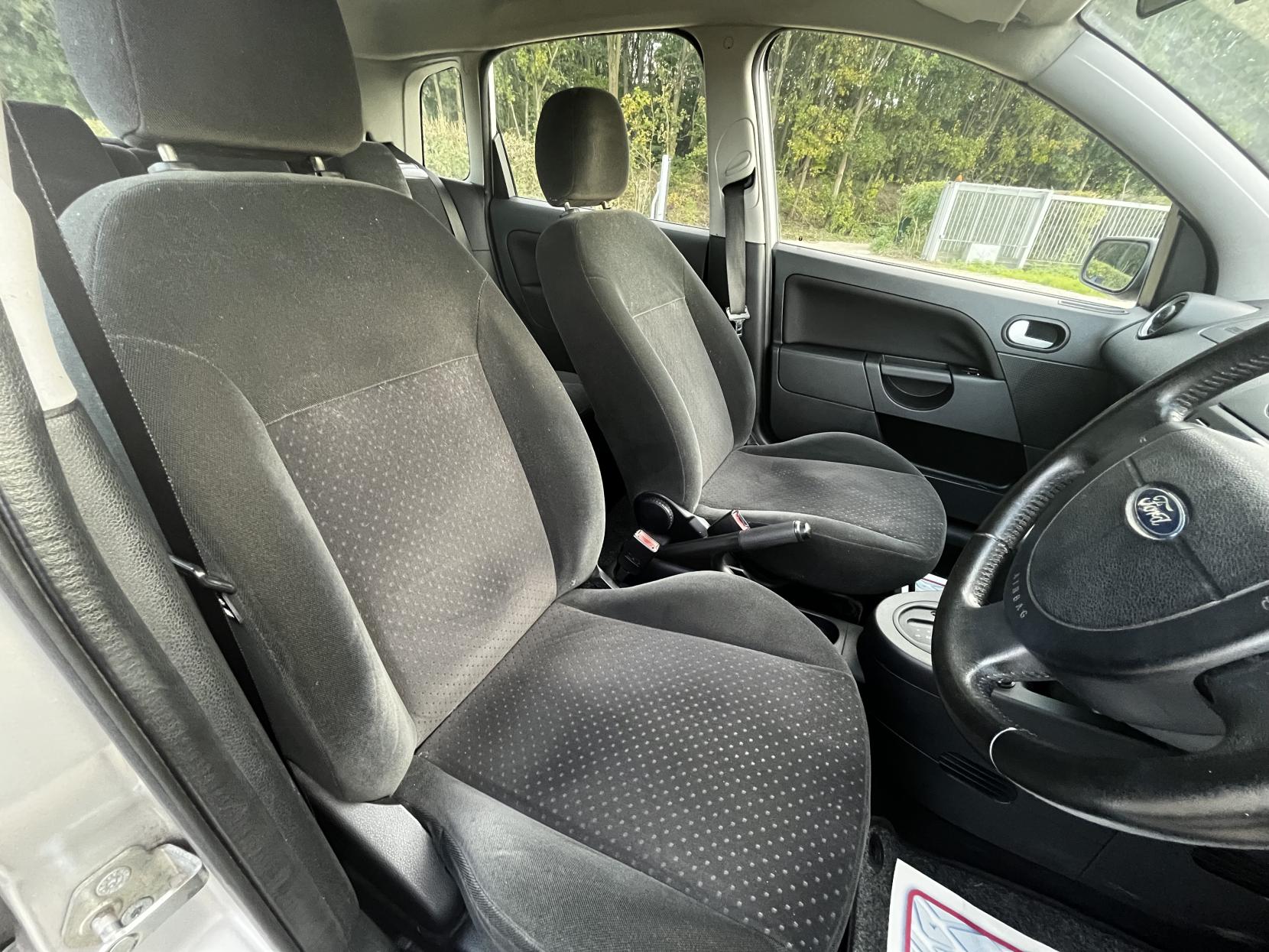 Ford Fiesta 1.6 Ghia Hatchback 5dr Petrol Automatic (179 g/km, 99 bhp)