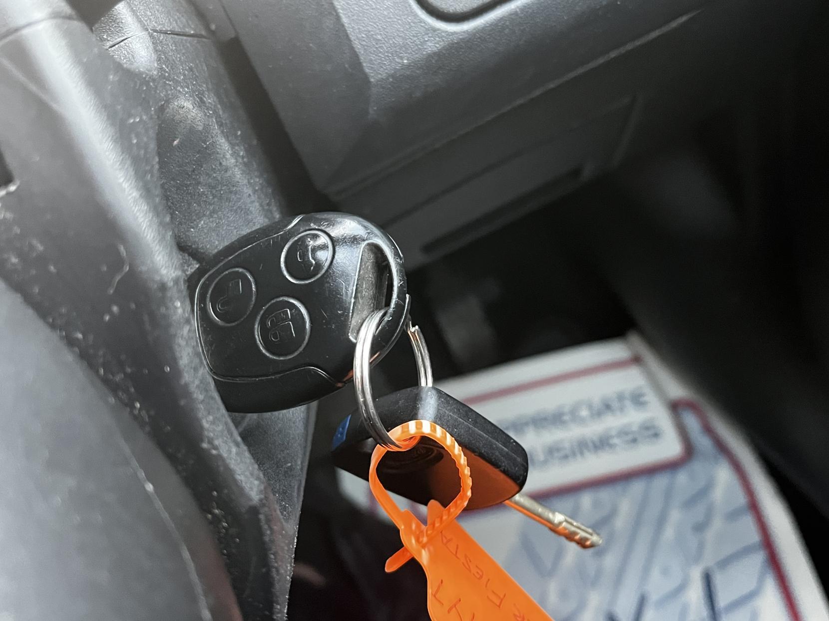 Ford Fiesta 1.6 Ghia Hatchback 5dr Petrol Automatic (179 g/km, 99 bhp)