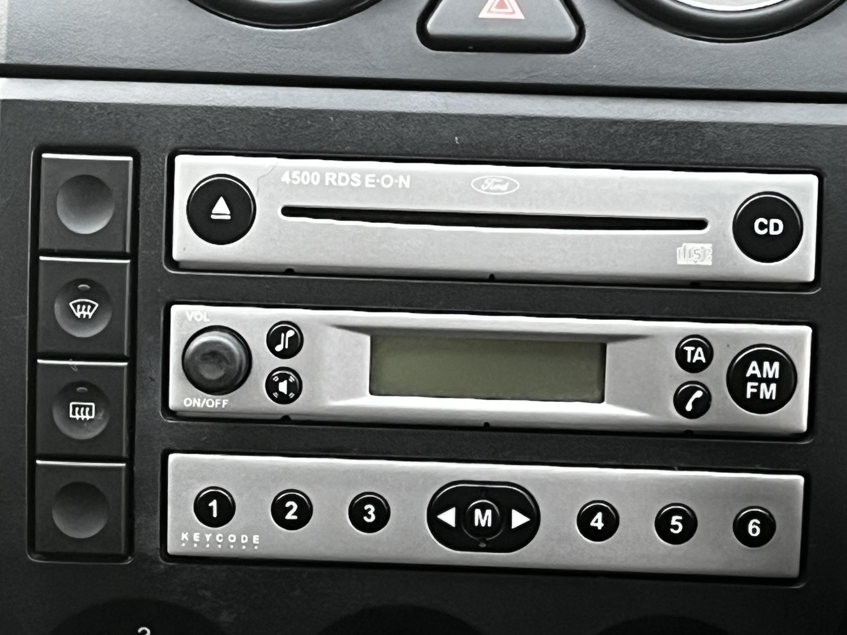 Ford Fiesta 1.6 Ghia Hatchback 5dr Petrol Automatic (179 g/km, 99 bhp)