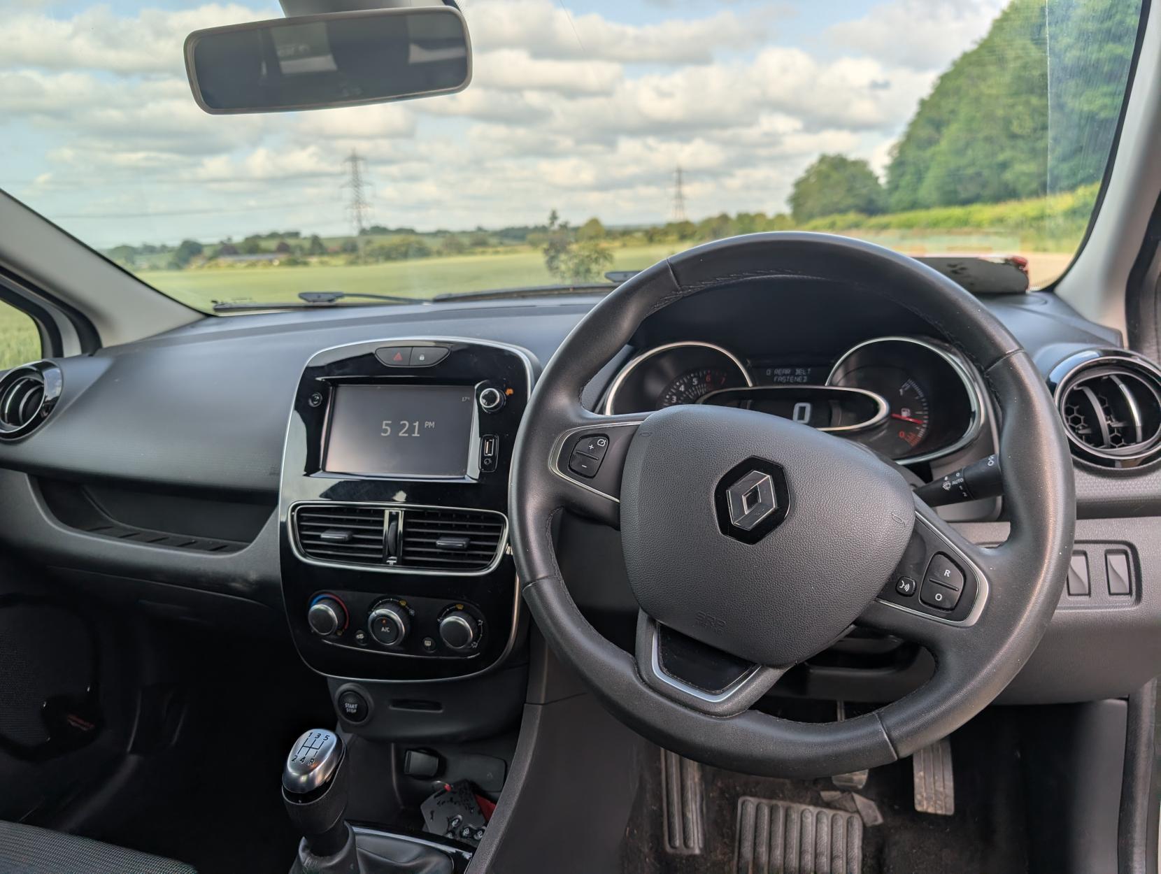 Renault Clio 1.2 16V Dynamique Nav Hatchback 5dr Petrol Manual Euro 6 (75 ps)