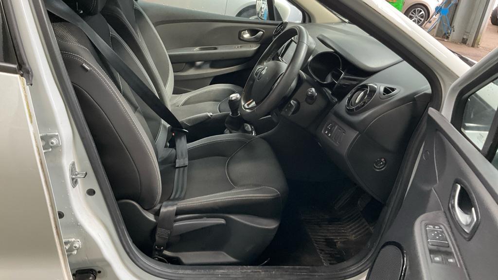 Renault Clio 1.2 16V Dynamique Nav Hatchback 5dr Petrol Manual Euro 6 (75 ps)