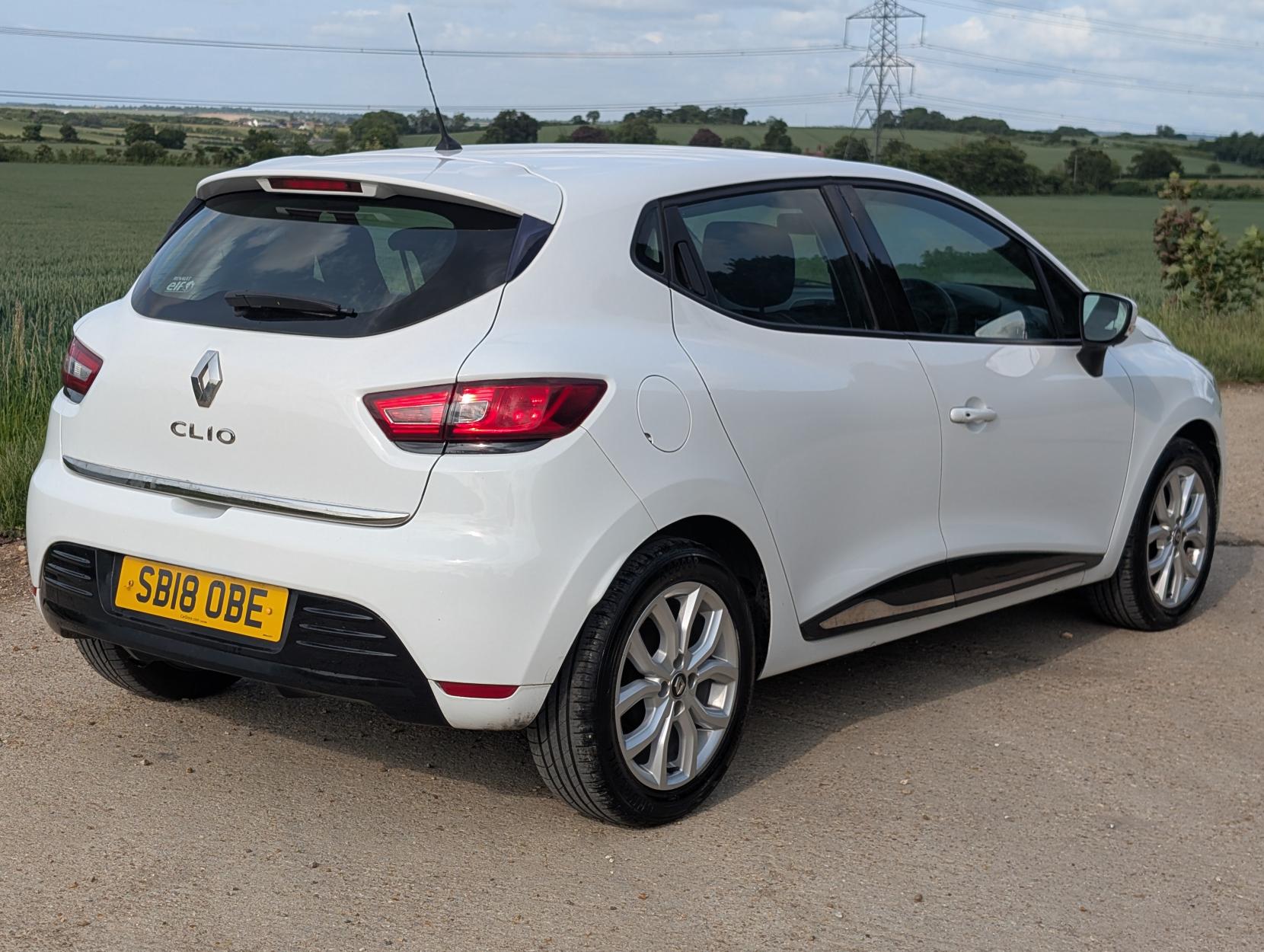 Renault Clio 1.2 16V Dynamique Nav Hatchback 5dr Petrol Manual Euro 6 (75 ps)