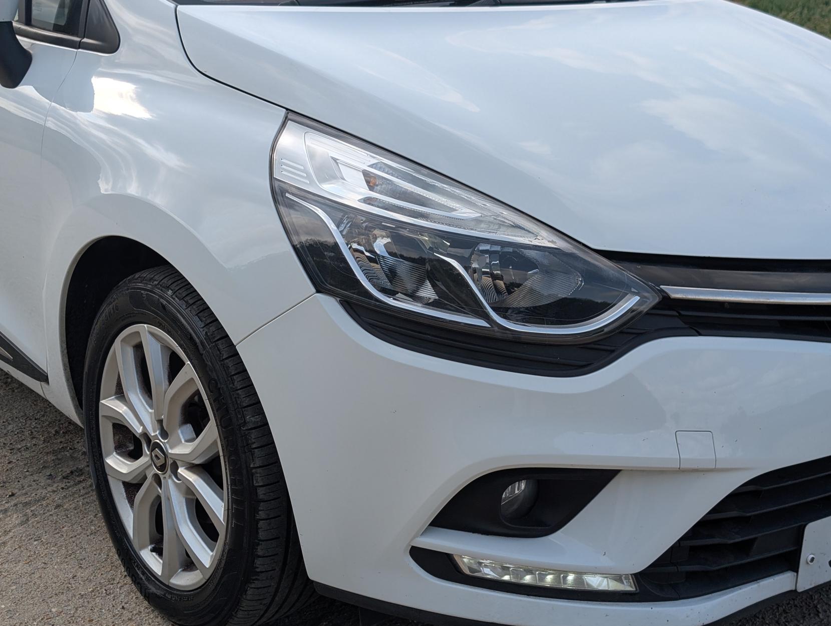 Renault Clio 1.2 16V Dynamique Nav Hatchback 5dr Petrol Manual Euro 6 (75 ps)