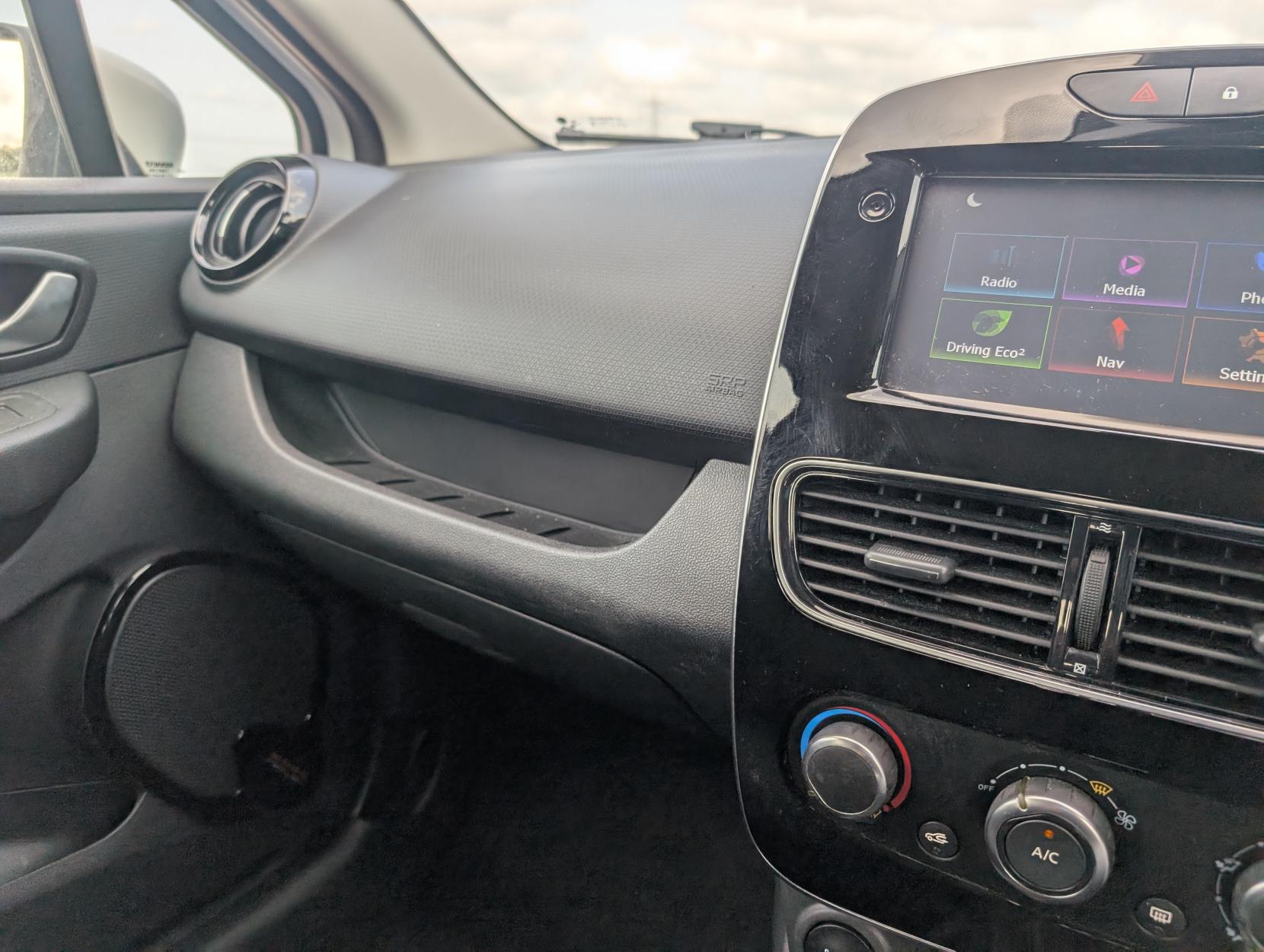 Renault Clio 1.2 16V Dynamique Nav Hatchback 5dr Petrol Manual Euro 6 (75 ps)