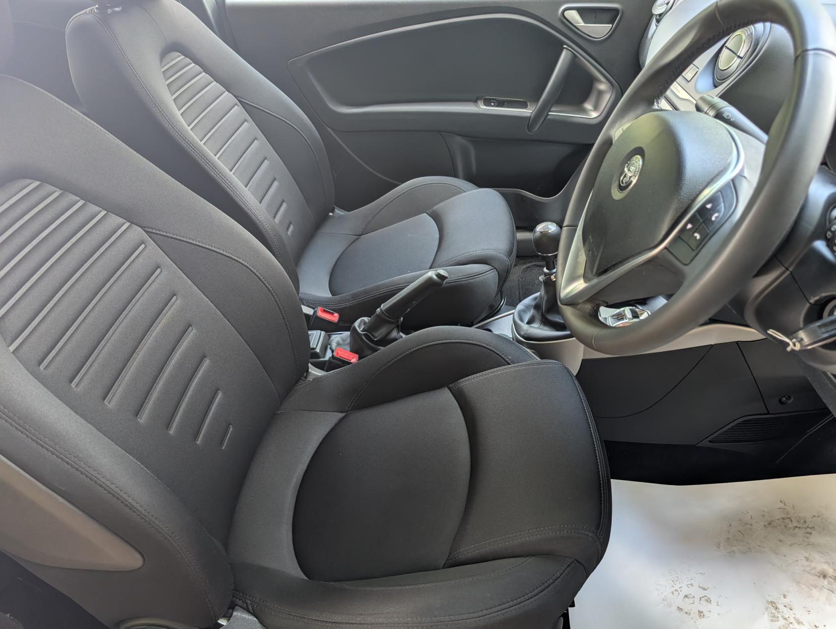 Alfa Romeo MiTo 875 TB TwinAir Hatchback 3dr Petrol Manual Euro 6 (s/s) (105 ps)
