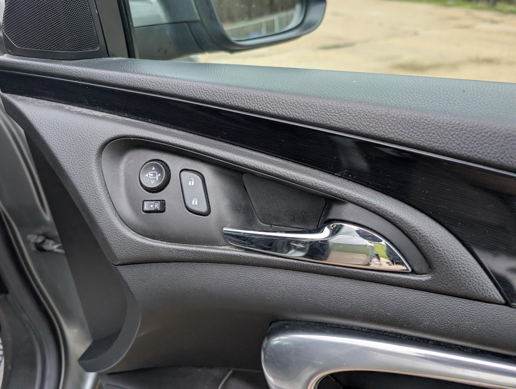 Vauxhall Insignia 1.6 CDTi ecoFLEX Elite Nav Hatchback 5dr Diesel Manual Euro 6 (s/s) (136 ps)