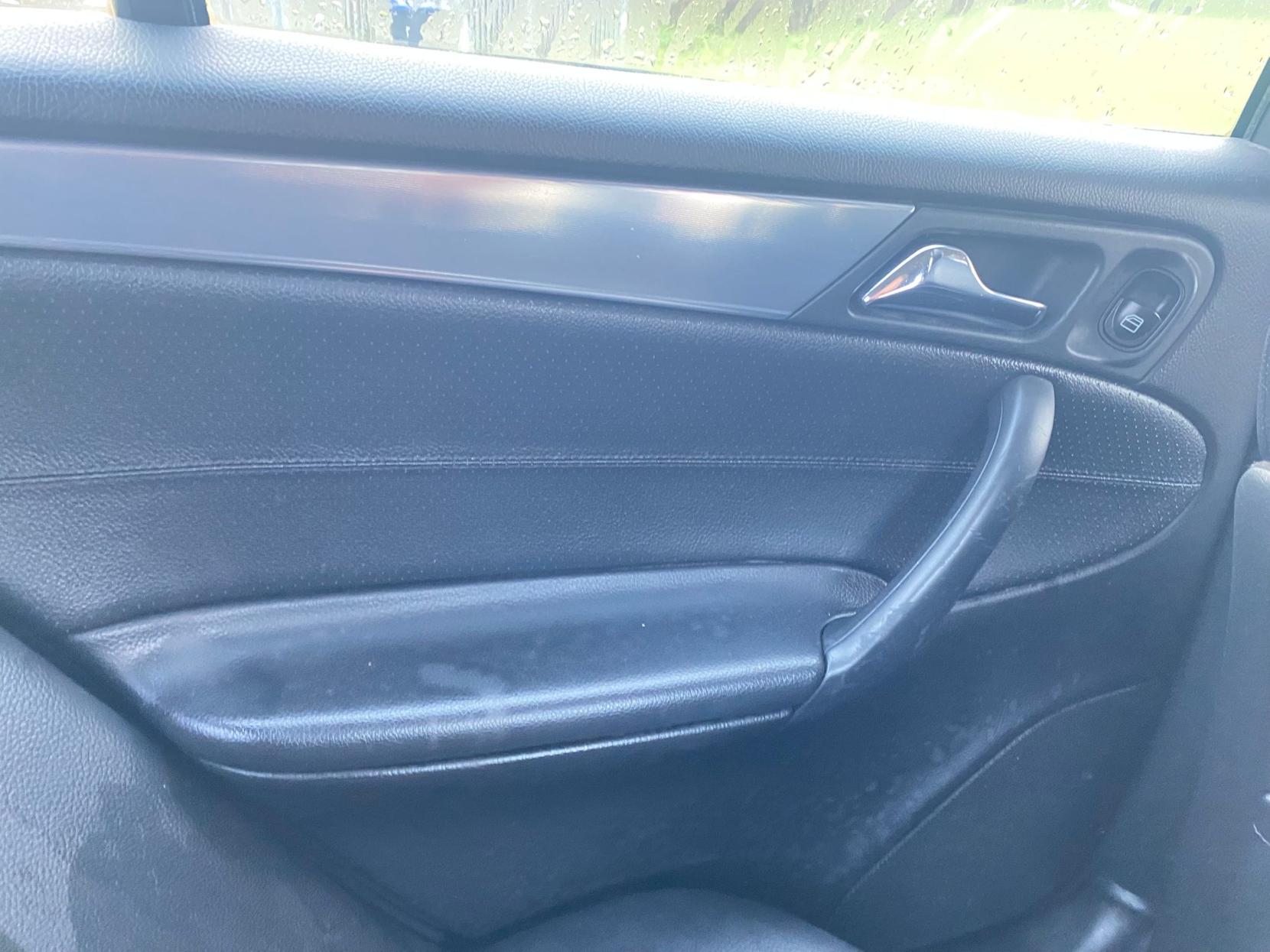 Mercedes-Benz C Class 1.8 C180 Kompressor Avantgarde SE Saloon 4dr Petrol Automatic (202 g/km, 143 bhp)