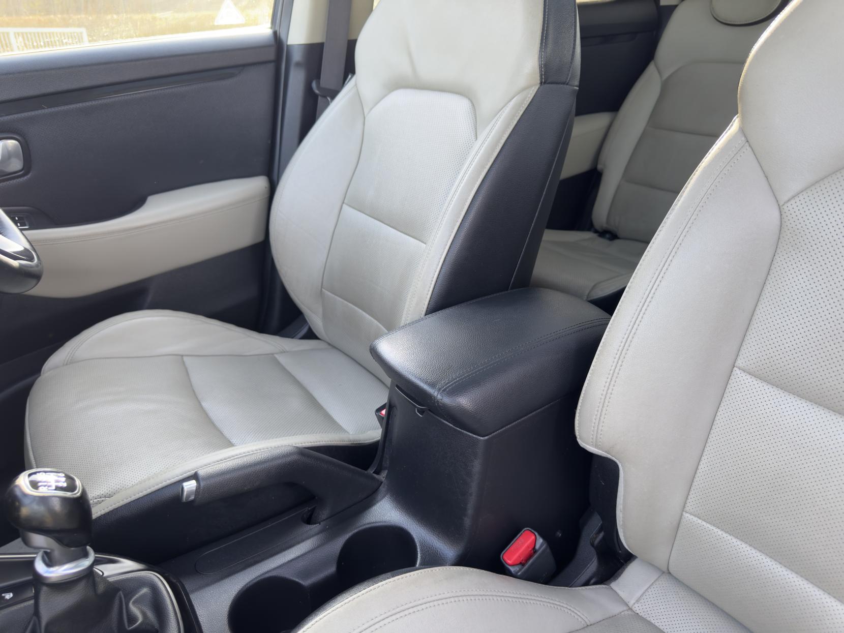 Kia Carens 1.7 CRDi EcoDynamics 3 MPV 5dr Diesel Manual Euro 5 (s/s) (134 bhp)