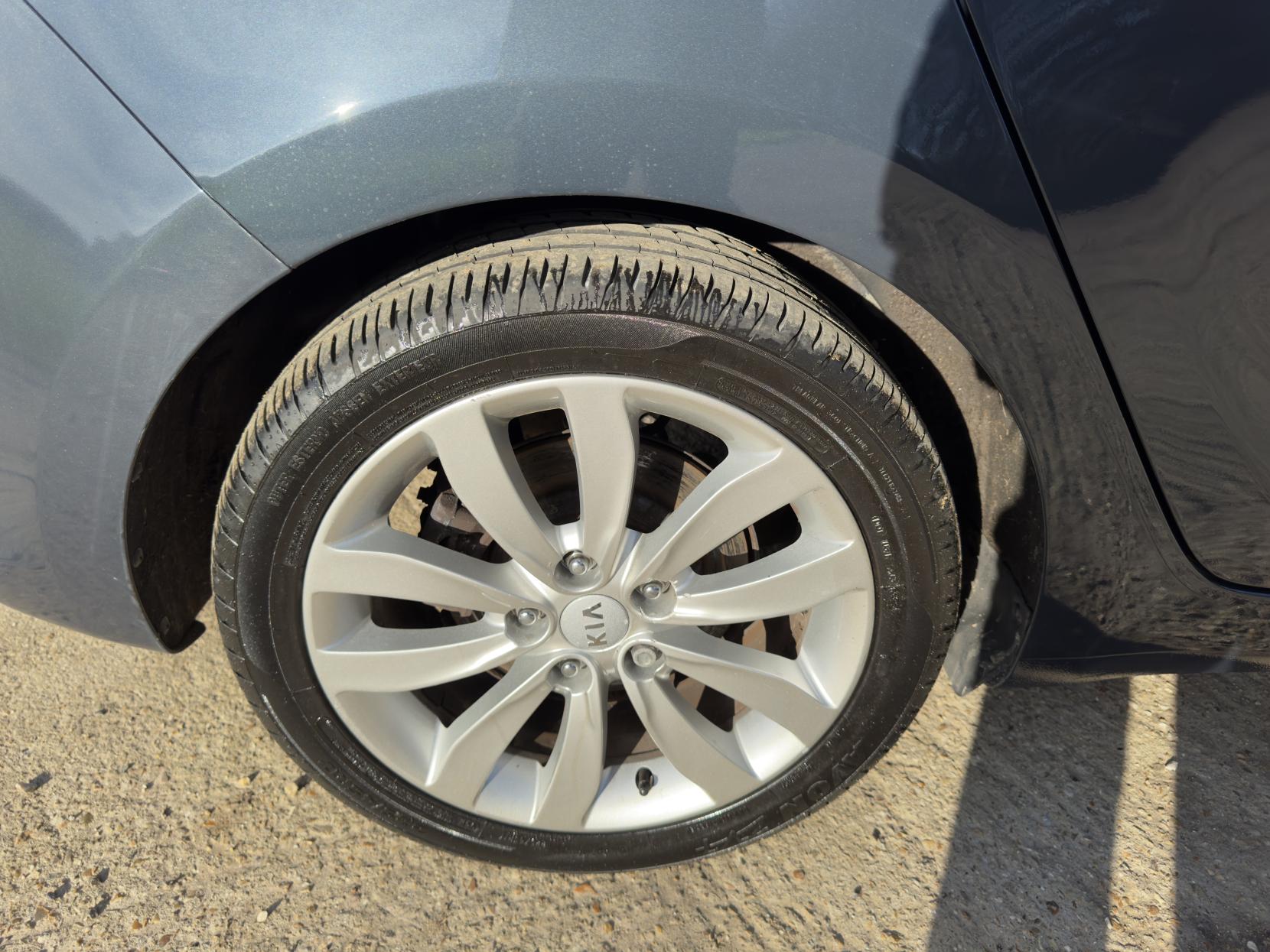 Kia Carens 1.7 CRDi EcoDynamics 3 MPV 5dr Diesel Manual Euro 5 (s/s) (134 bhp)