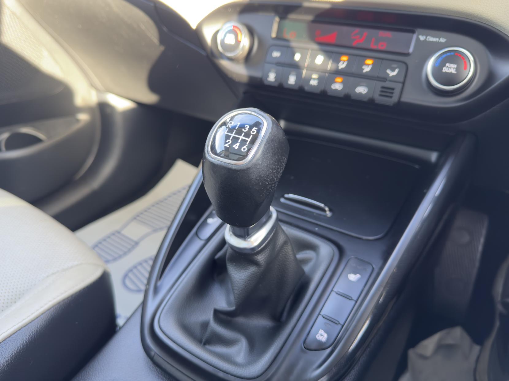 Kia Carens 1.7 CRDi EcoDynamics 3 MPV 5dr Diesel Manual Euro 5 (s/s) (134 bhp)