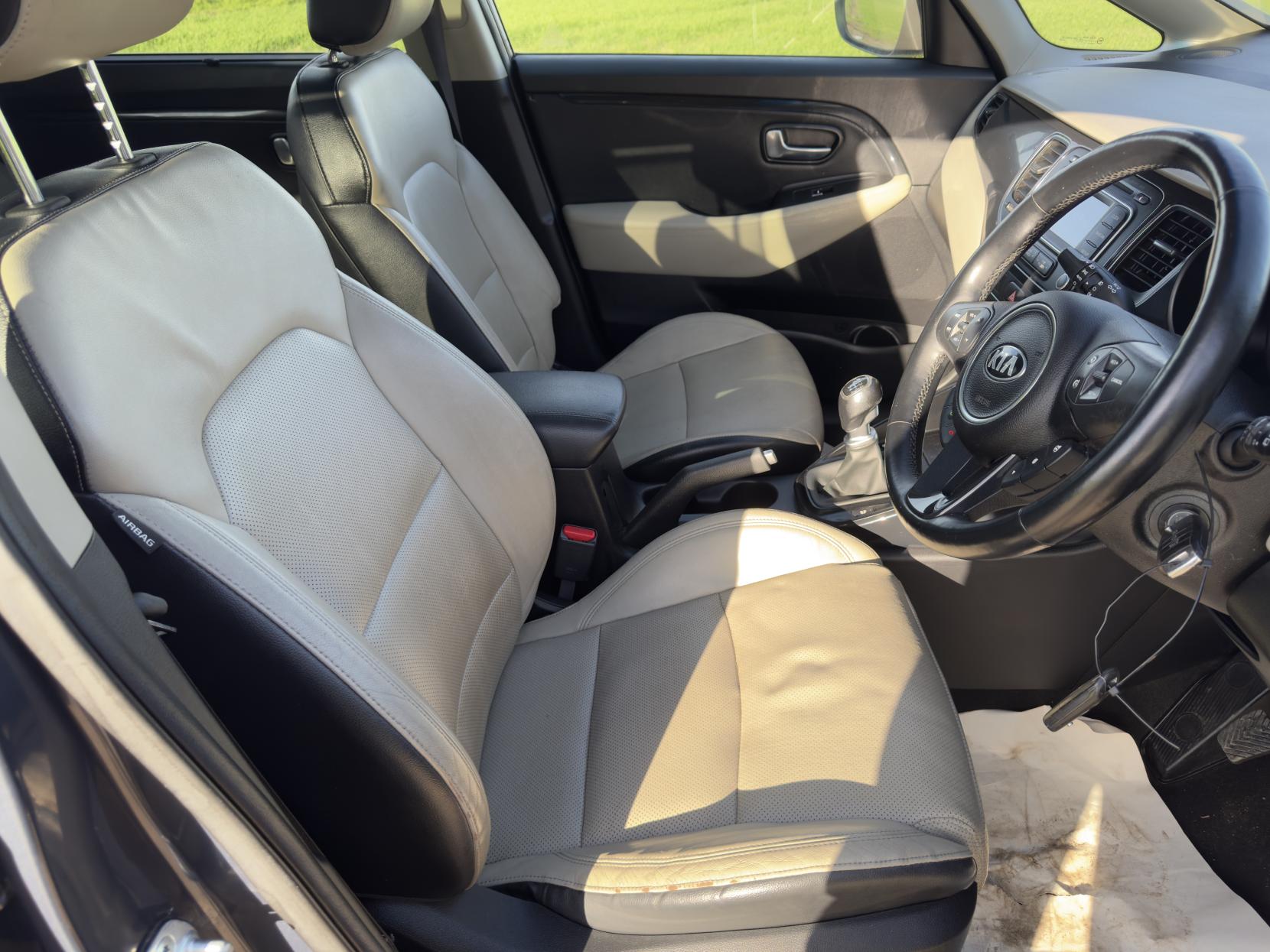 Kia Carens 1.7 CRDi EcoDynamics 3 MPV 5dr Diesel Manual Euro 5 (s/s) (134 bhp)