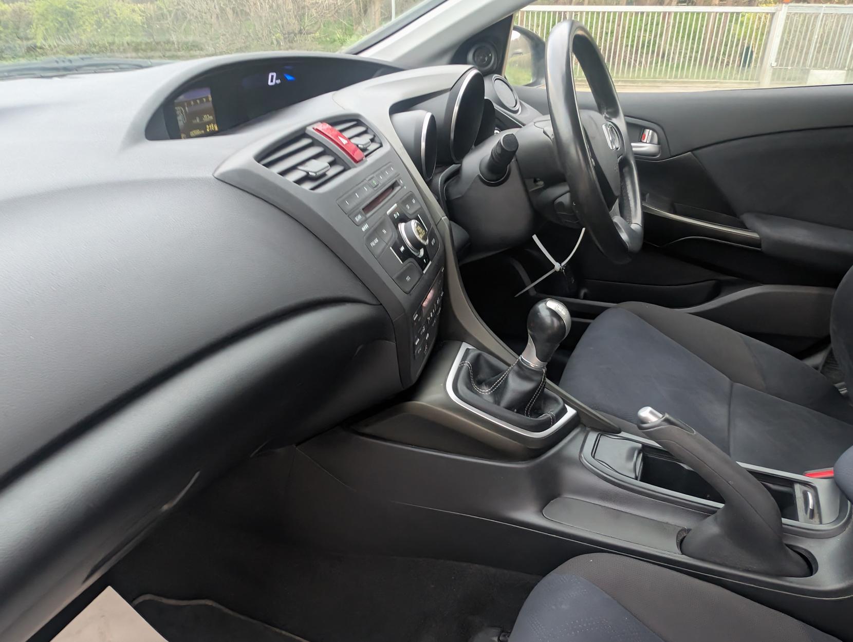 Honda Civic 1.8 i-VTEC ES Hatchback 5dr Petrol Manual Euro 5 (s/s) (142 ps)