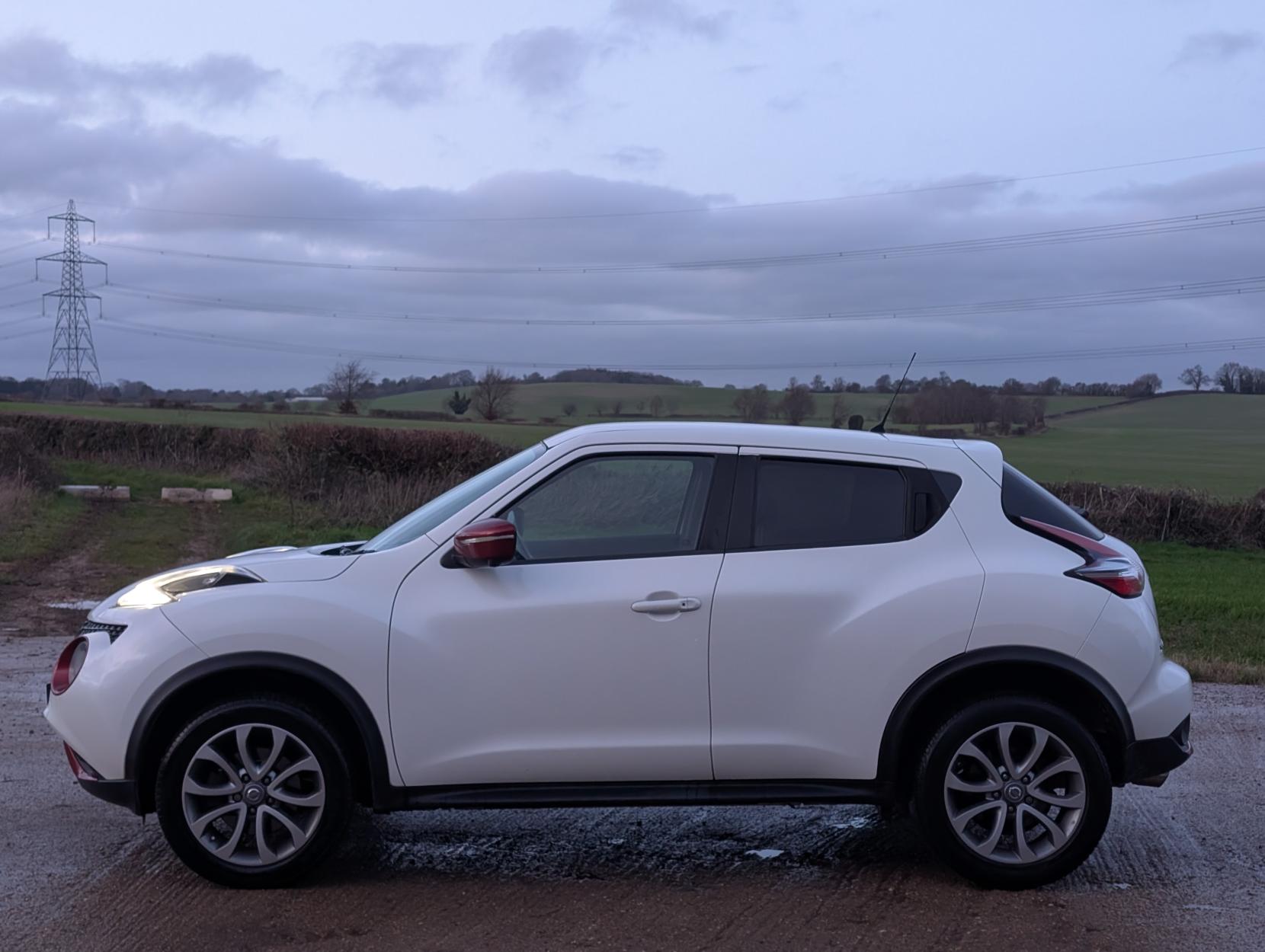 Nissan Juke 1.6 DIG-T Tekna SUV 5dr Petrol Manual Euro 6 (s/s) (190 ps)