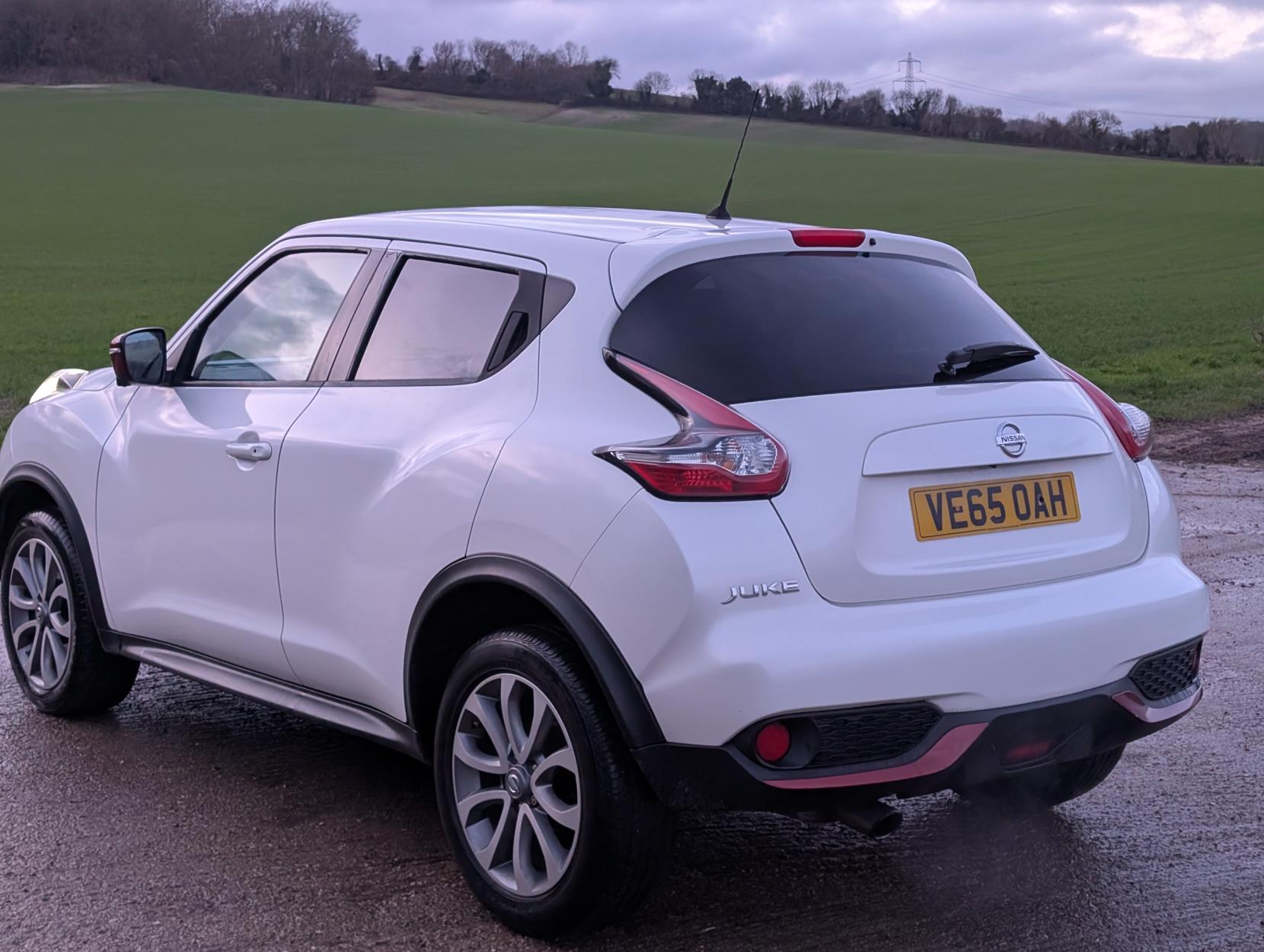 Nissan Juke 1.6 DIG-T Tekna SUV 5dr Petrol Manual Euro 6 (s/s) (190 ps)