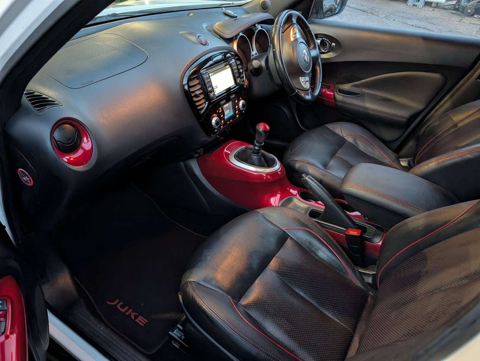 Nissan Juke 1.6 DIG-T Tekna SUV 5dr Petrol Manual Euro 6 (s/s) (190 ps)